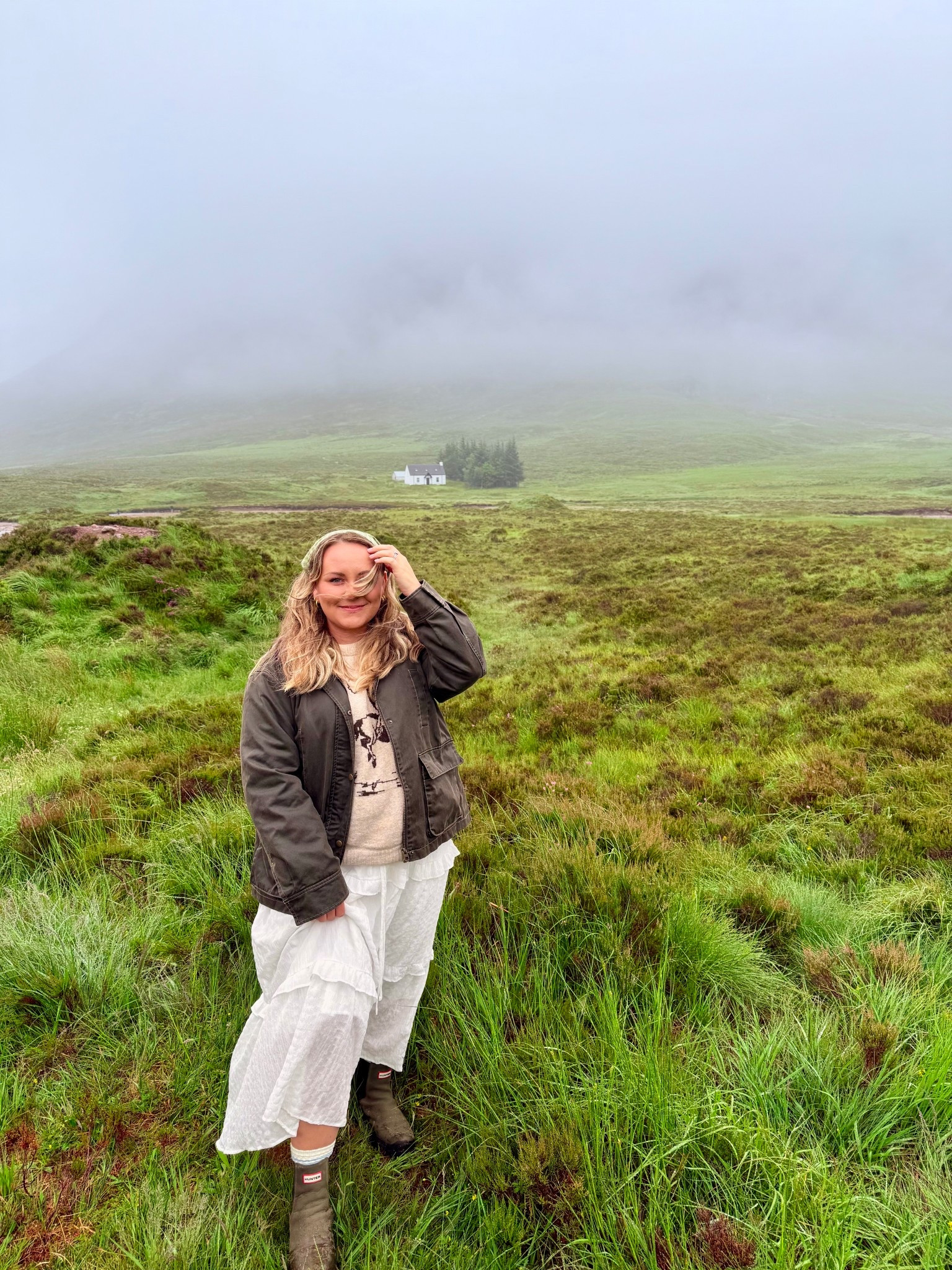 🏴󠁧󠁢󠁳󠁣󠁴󠁿Everything I wore in Scotland🦄
📍A wee walk in the rain by the Wee White House

#LTKSeasonal #LTKTravel #LTKMidsize