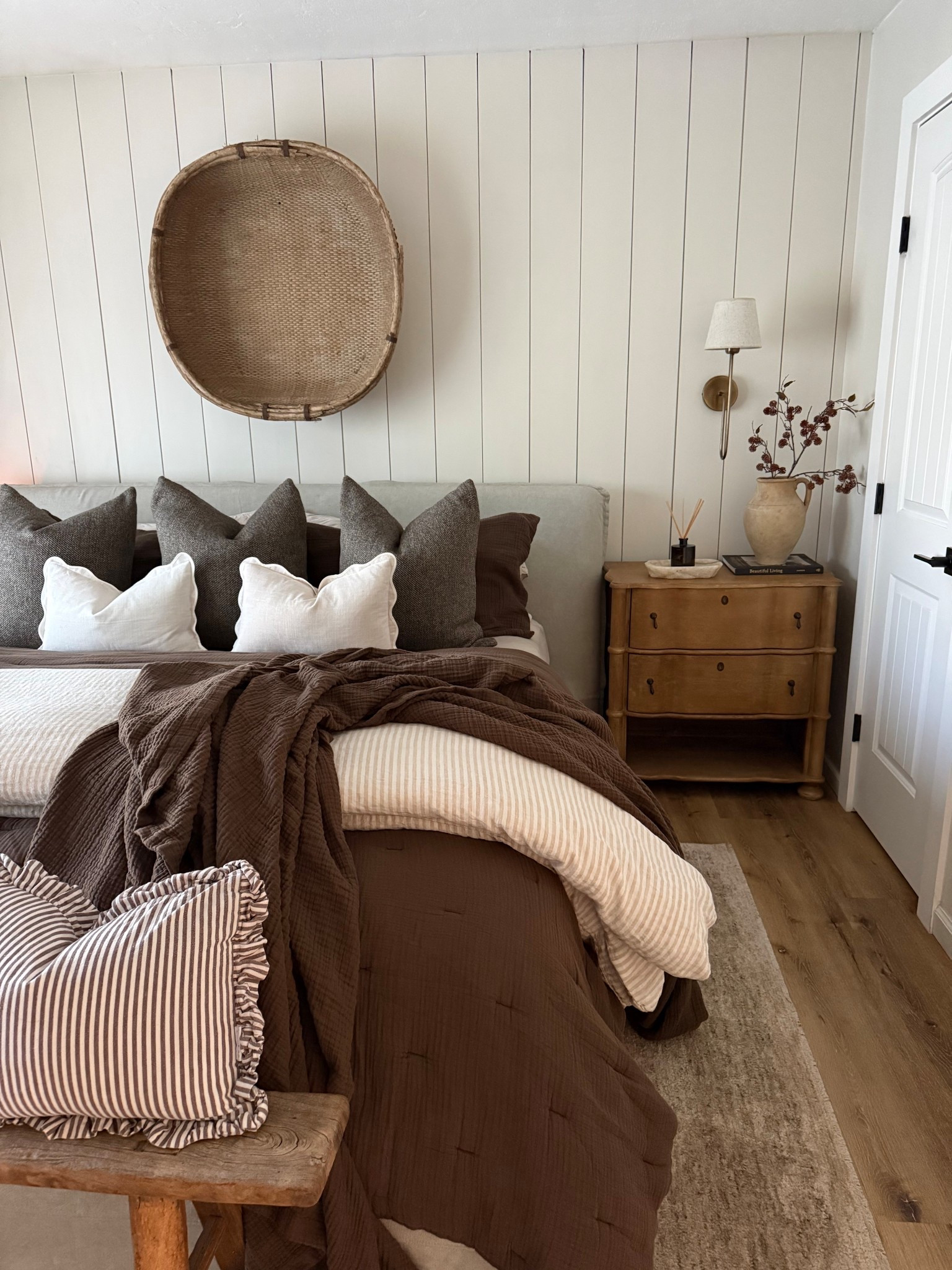 My bedding combo:
Bamboo sheets from @onequince in sand, paired with an airy gauze dream quilt and a linen duvet cover. I love I can swap the arrangement of these around and it creates different looks! Shop all of my finds here. #onequince #quincepartner 

#LTKHome #LTKmorningroutine #LTKSeasonal