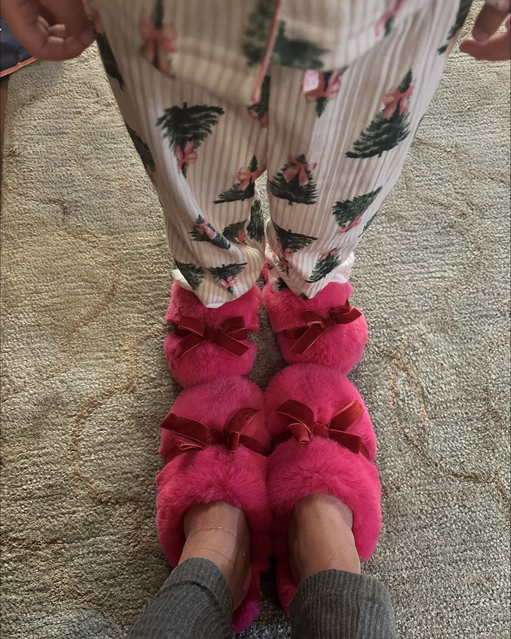 Mommy and me matching slippers 🩷😭

#LTKHoliday #LTKmomlife #LTKKids
