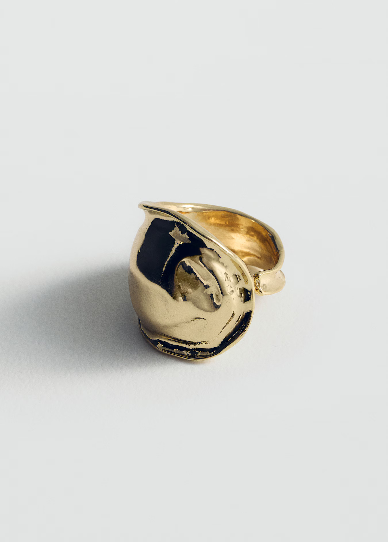 Textured embossed ring | MANGO (UK)