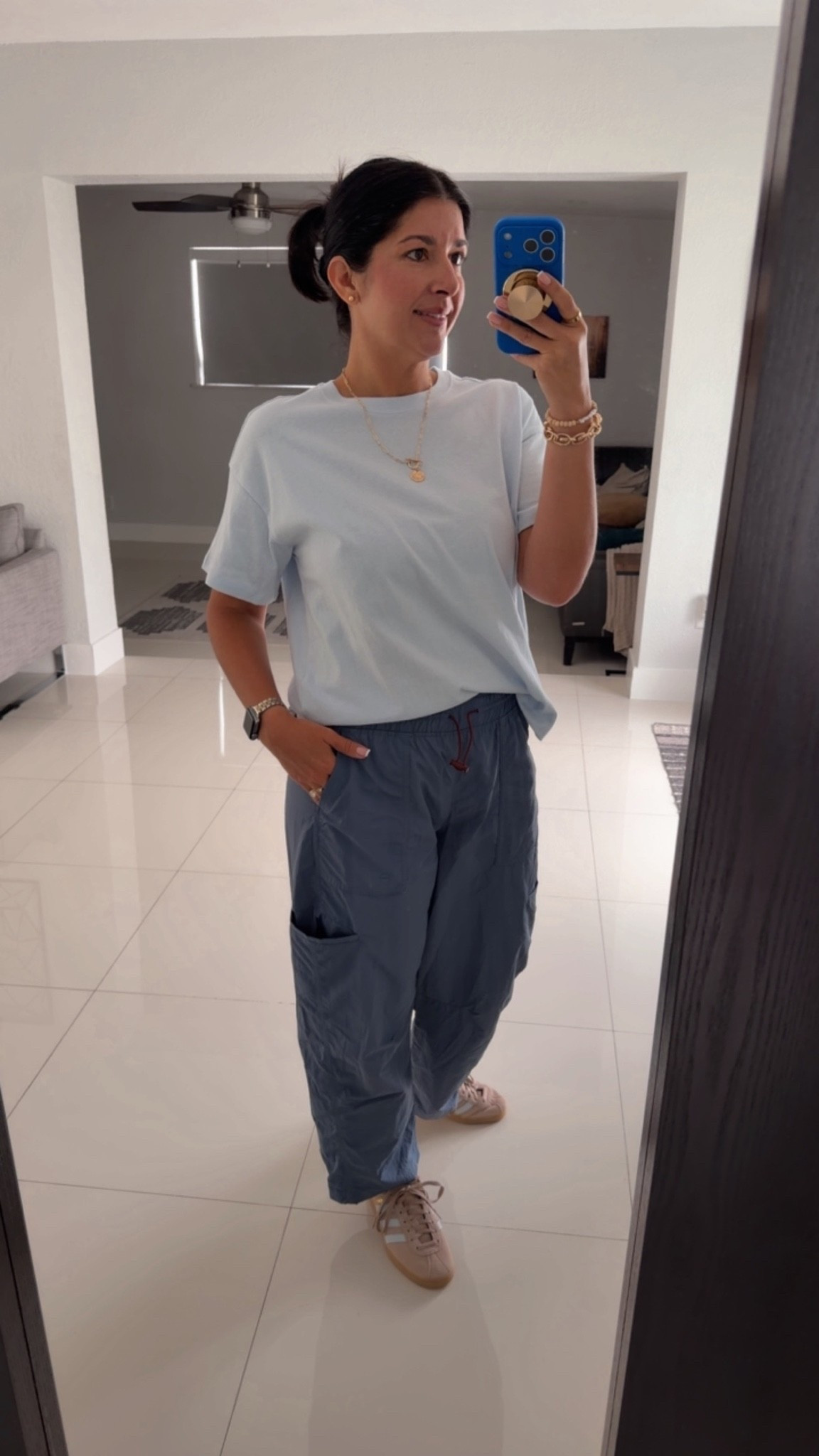 Wednesday OOTD 
Comfy and ready to start packing up my classroom for the summer!

#teacheroutfit #comfycasual #ootd

#LTKootd