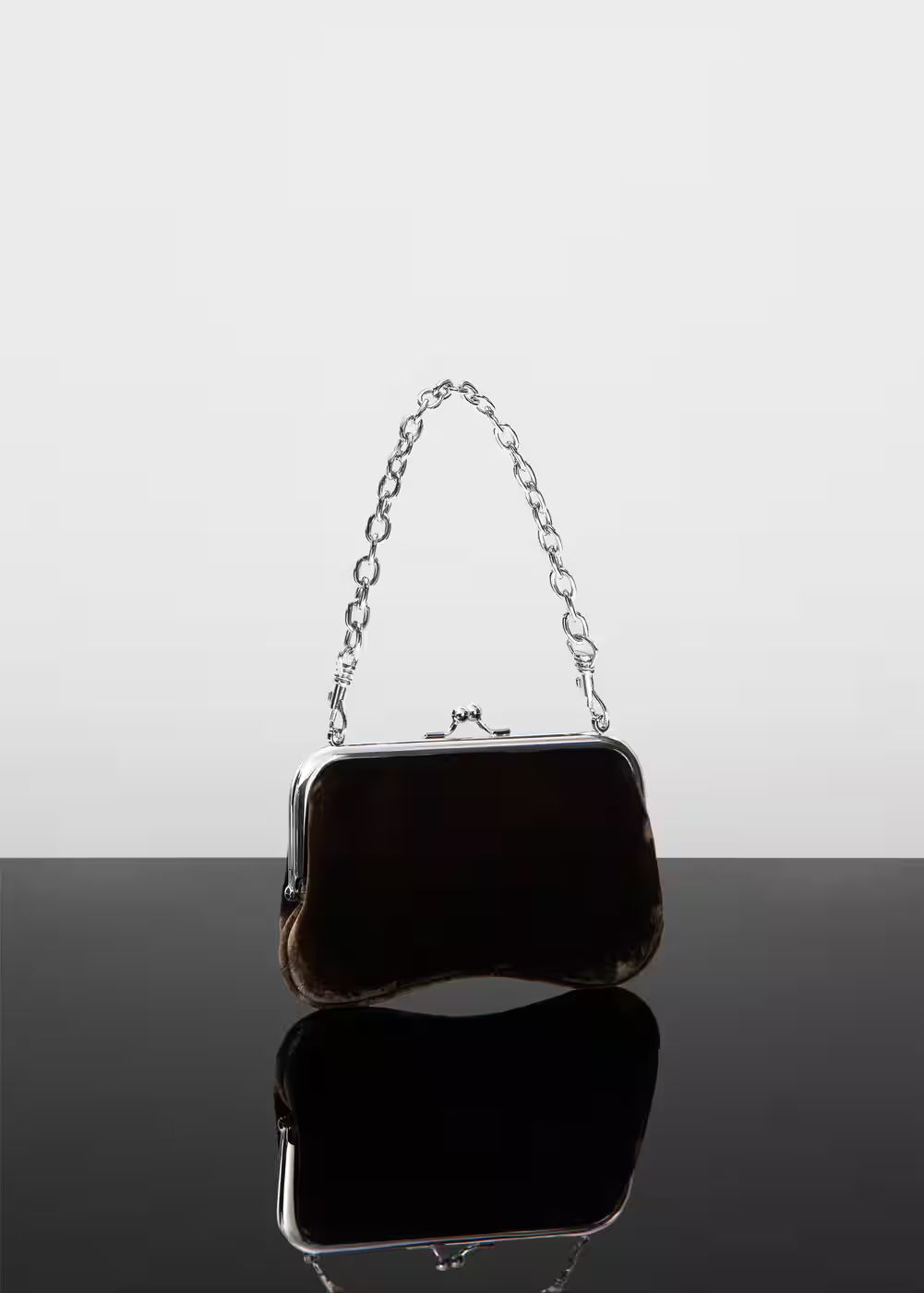 Chain velvet bag -  Women | Mango USA | MANGO (US)