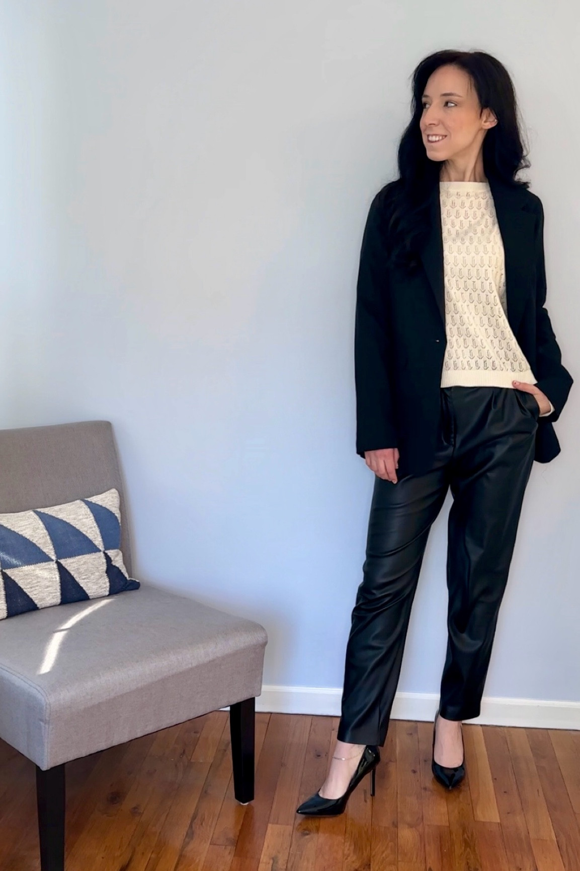 White sweater size S
Leather pants size 00
Black blazer size 4
Black pumps size 6.5

Workwear, work outfit, casual, winter, business, millennial, minimalist, black and whitee

#LTKFindsUnder100 #LTKStyleTip #LTKWorkwear