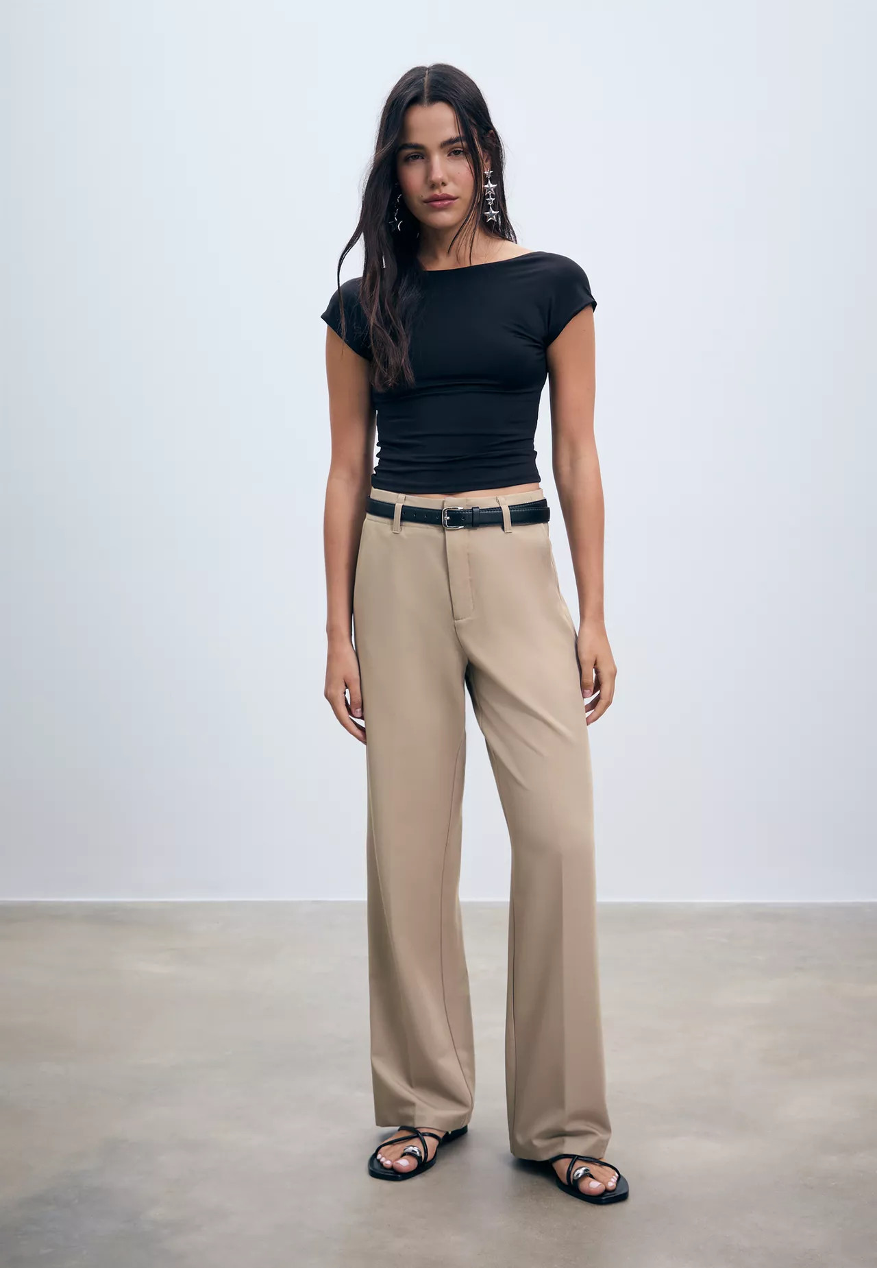 Pantaloni morbidi dritti eleganti con cintura - Petite & Tall da donna | Stradivarius Italia | Stradivarius (IT)