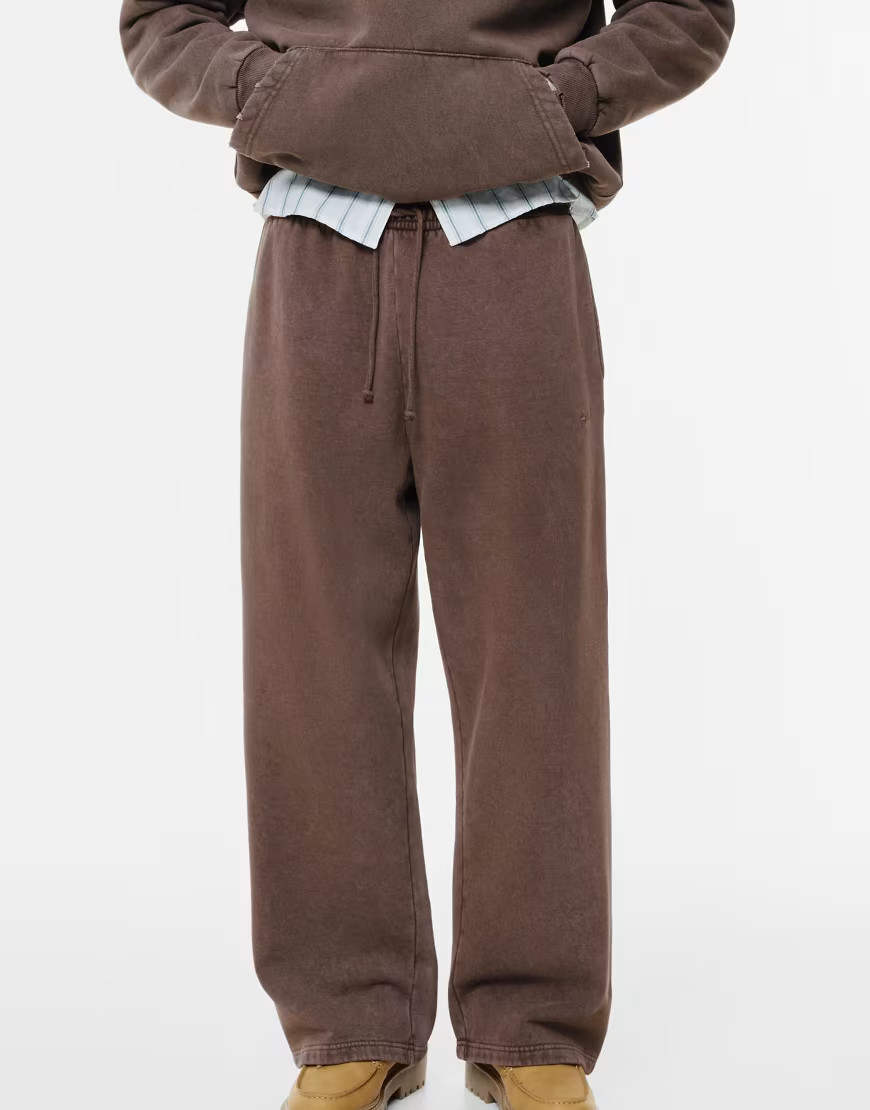 Pull&Bear Skater tracksuit bottoms in brown | ASOS (Global)