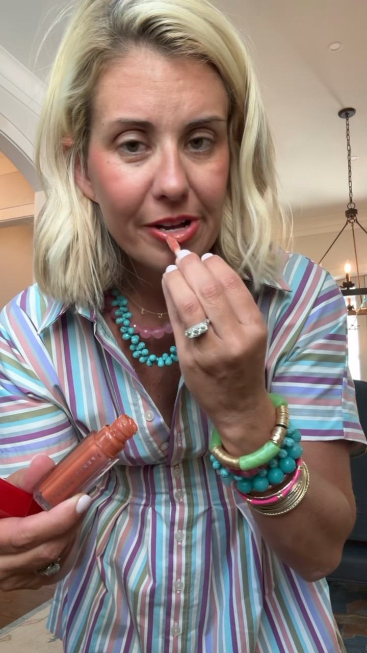 Daily 5…#5…lips! My everyday lip combo…
Merle Norman - fav is peach brandy and antique rose 
Fenty Gloss - shimmering rose nude 
Fenty - High Gloss The MVP

#LTKdayinmylife #LTKBeauty #LTKOver40