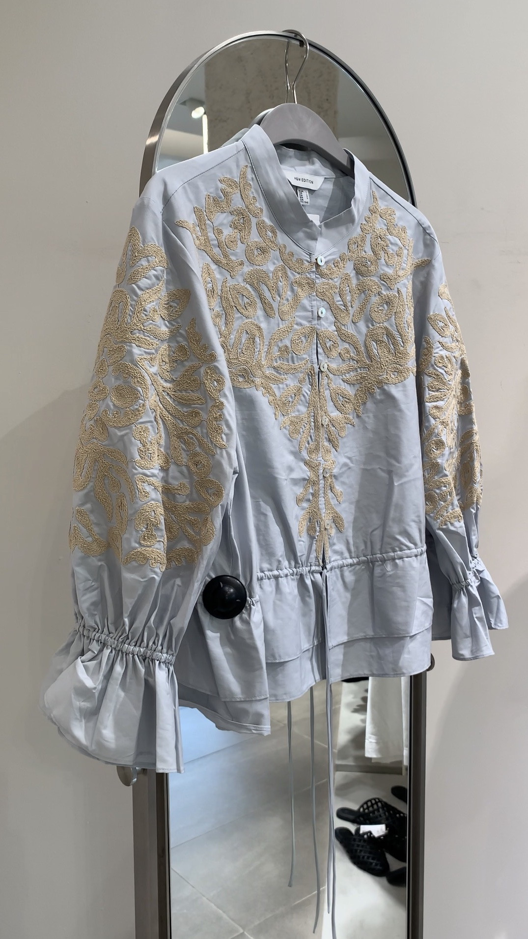 That embroidered blouse! 🖤

Tags: summer outfits, summer blouses, embroidery, satin blouse, crochet blouse, white blouse, baby blue blouse, office look, capsule wardrobe, high street, teacher outfits, pre-fall outfits.

#LTKworkwear #LTKdatenight #LTKsummer