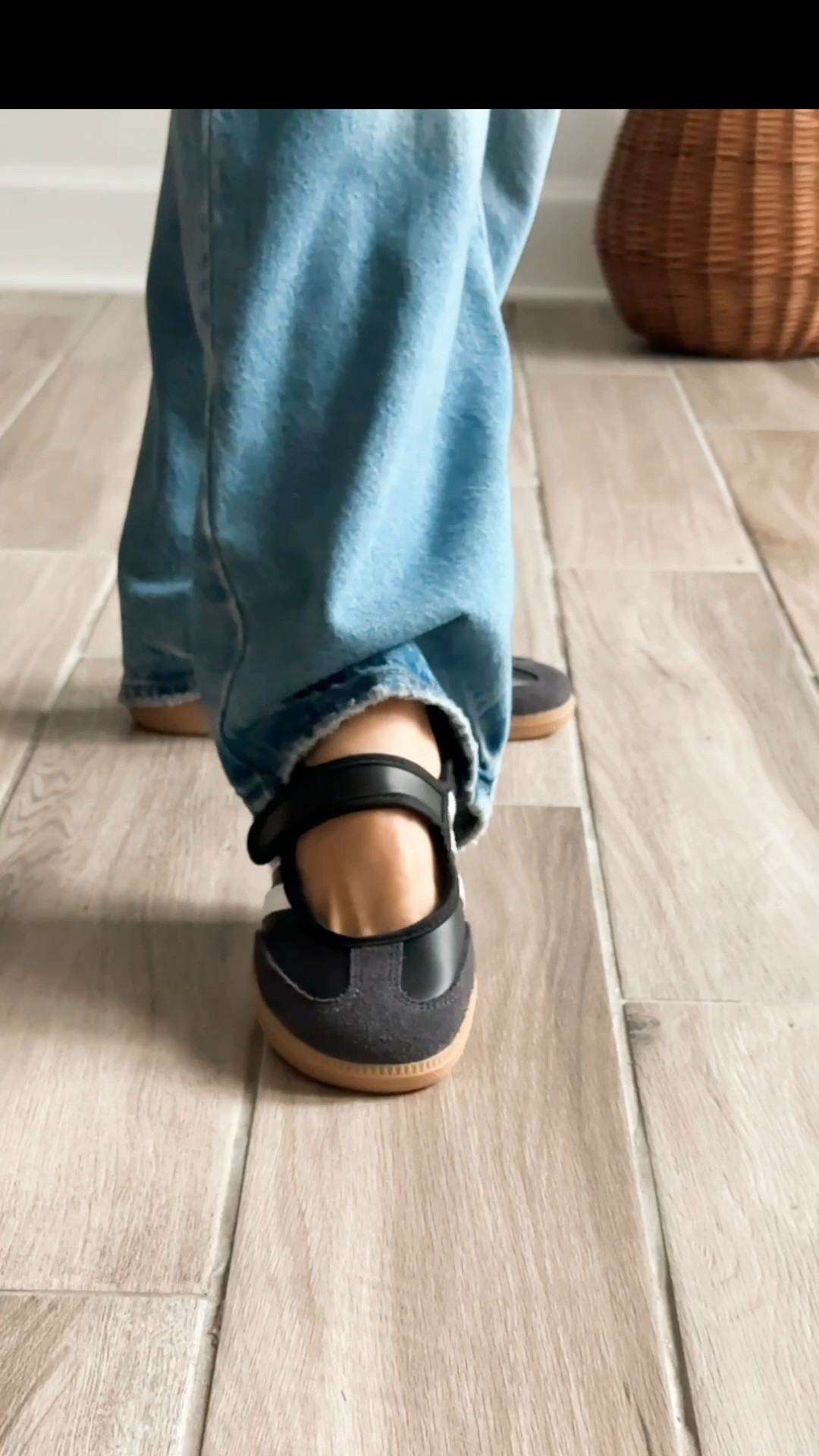 Fall’s IT shoe is the cutest iteration of a Mary Jane sneaker I’ve ever seen 😍🖤 so cute I got it in white too! 🤍

These are hard to find, but I got from a trusted site that I’ve bought from before, FARFETCH, and always recommend them! 

Sizing - I’m a true US 7.5/Euro 38 and I always size down in Sambas. I got these in my Sambas size, 7, and the fit is perfect! 

Adidas, Mary Jane’s, fall wardrobe, fall shoes 
