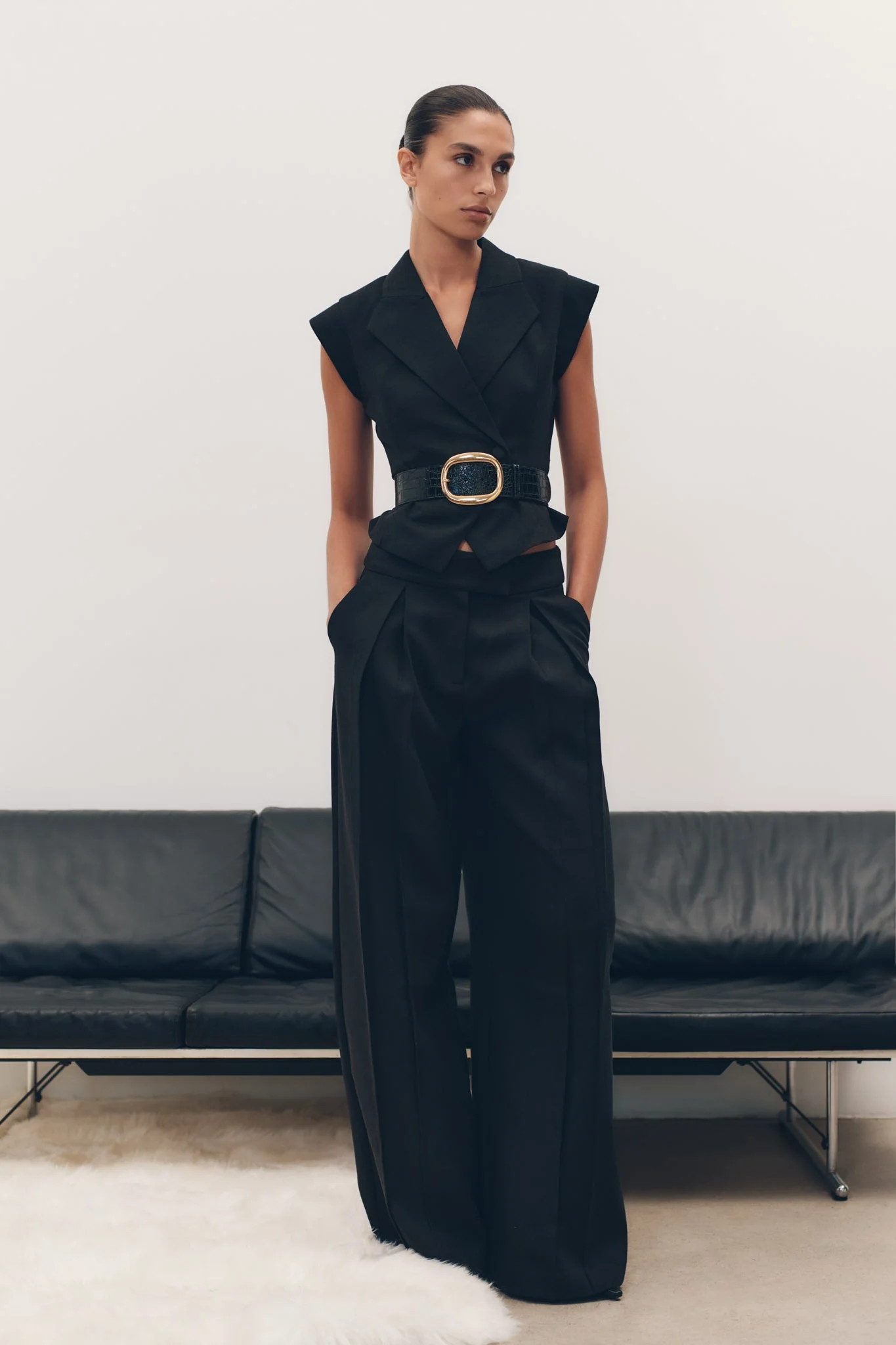 Andina Shortsleeve Linen Top - Black | MESHKI US