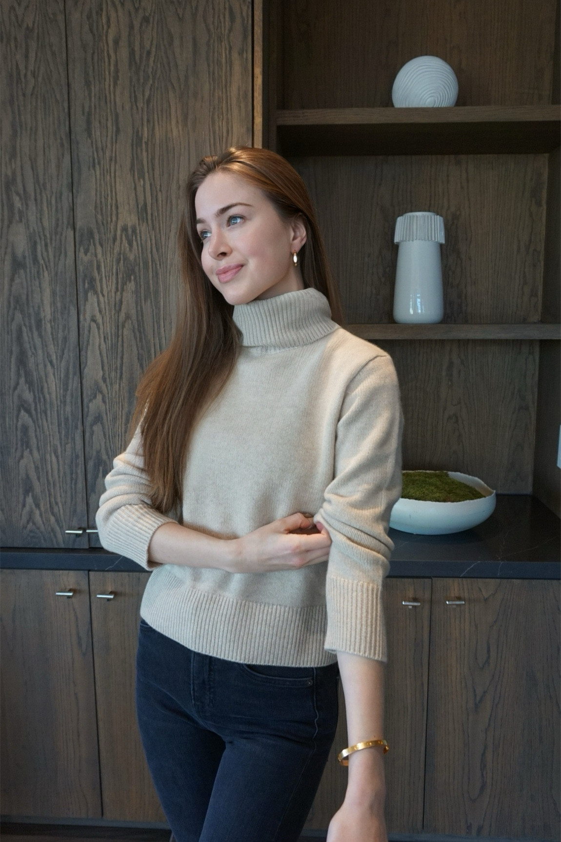 This cozy, chic outfit is all from @Saks, featuring everything from luxe knits to easy-to-layer pieces. With the right mix of comfort and style, you’ll feel your best no matter what’s on the agenda!
–
#SaksPartner
#Saks
#Liketkit
@Shop.LTK


#LTKHoliday #LTKSeasonal