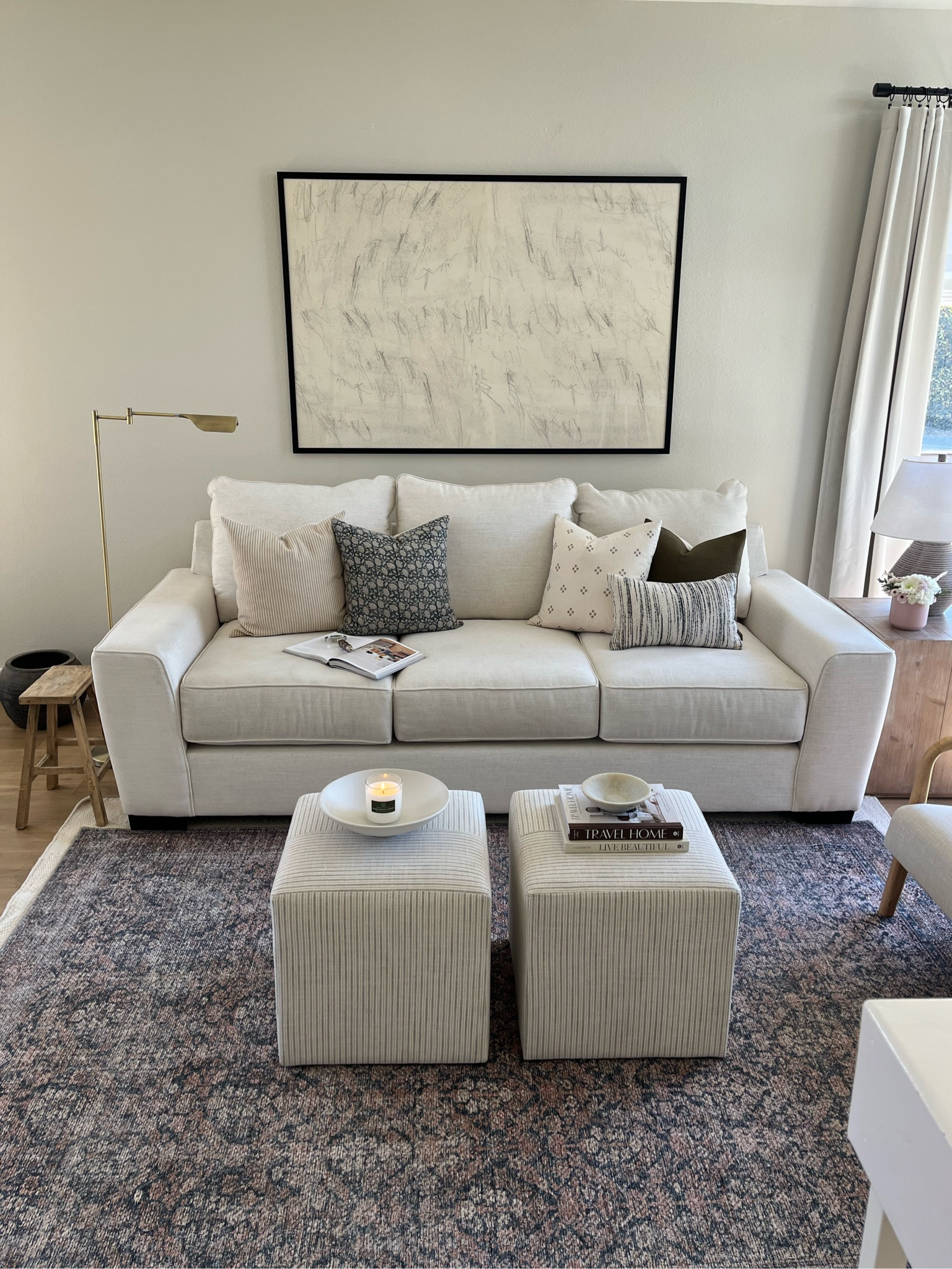 Living room
Large vintage art


#LTKhome