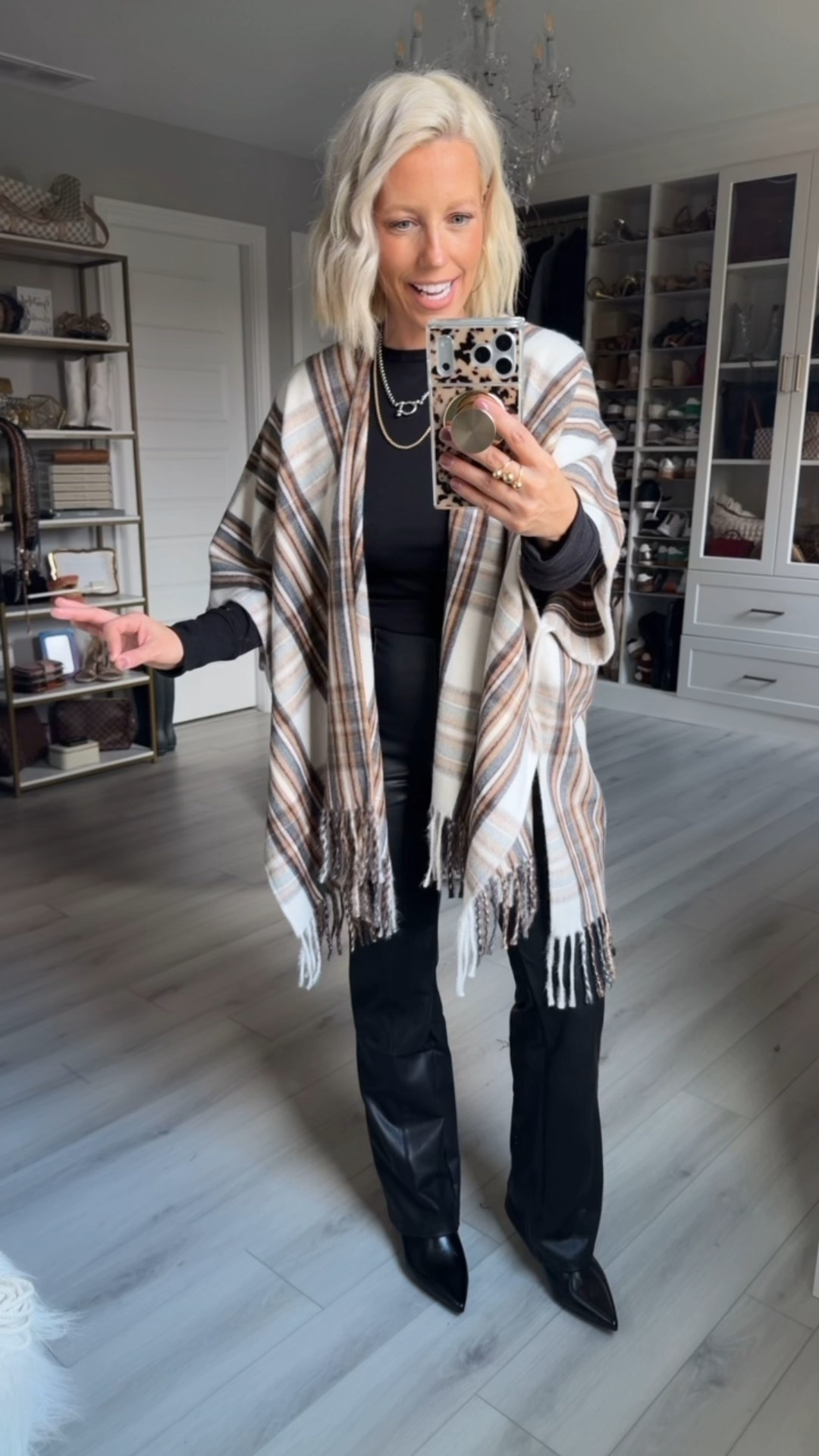 Here’e roundup of @WalmartStyle outfit ideas for Thanksgiving Day!!!! #WalmartPartner There are so many cute styles to choose from!!! #WalmartStyle has you covered this holiday season!!!
⬇️⬇️⬇️
Faux leather pants medium
Long sleeve black top small
Flannel shawl small



#LTKStyleTip #LTKSeasonal #LTKHoliday