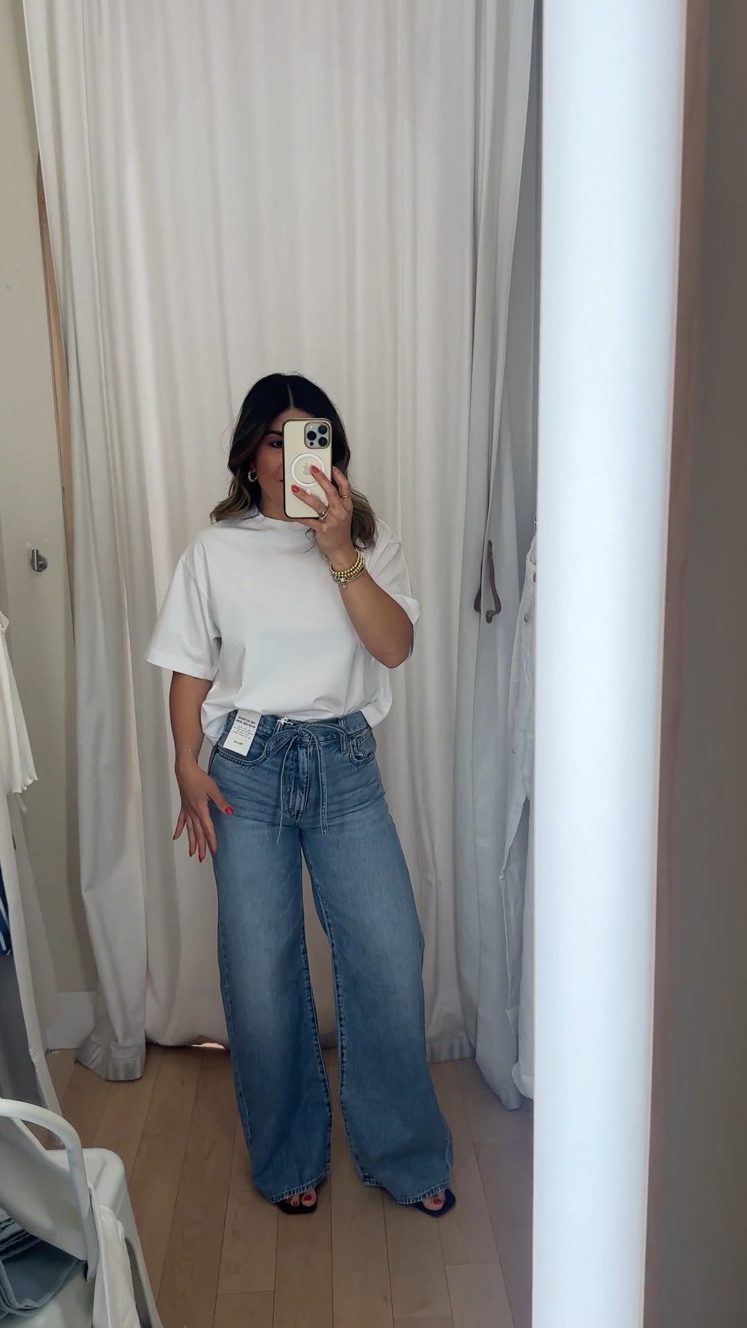 These is the blue denim version of the white jeans! They are SO flattering and good!! 
Tee size xs
Jeans size 24

#LTKxMadewell #LTKootd #LTKSaleAlert