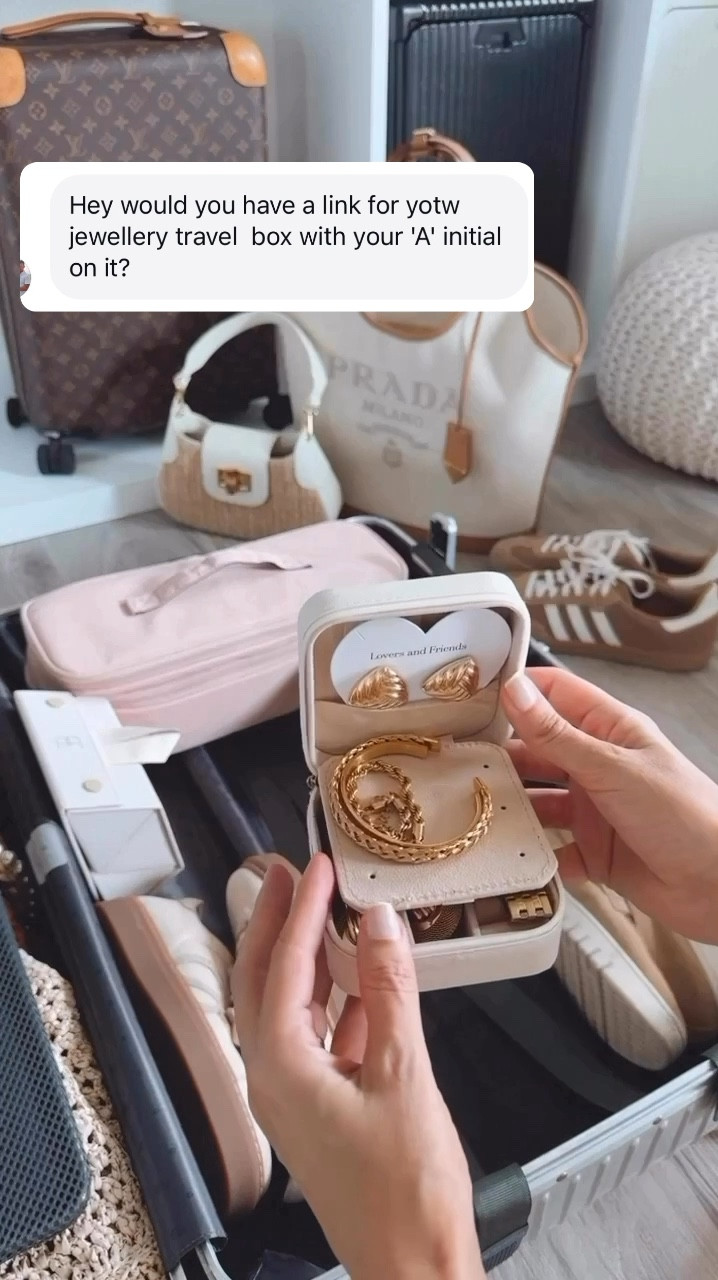 Perfect to store your jewelry. Small to pack and spacious to store. Also makes the perfect gift.


#LTKTravel #LTKU #LTKFindsUnder50
