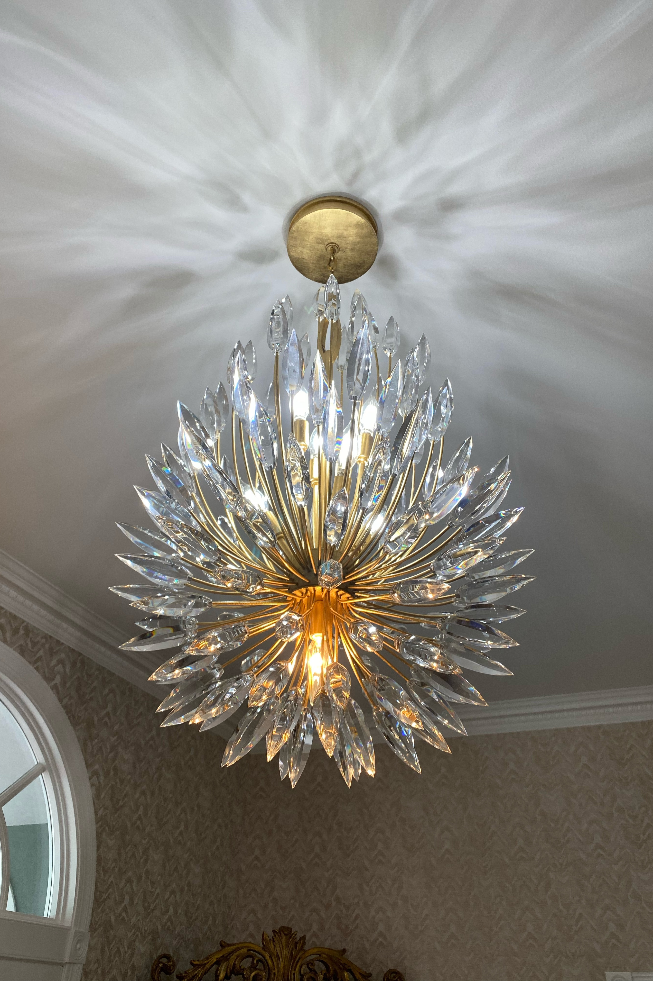 Stunning Fine Arts Lily Buds Chandeliers That Shine Bright! ✨✨✨ These sparkling crystal details are absolutely breathtaking. Elevate your home with these elegant and glamorous light fixtures—perfect for adding a touch of luxury.

#HomeDecorGoals #ChandelierLove #LTKHome

#LTKHome