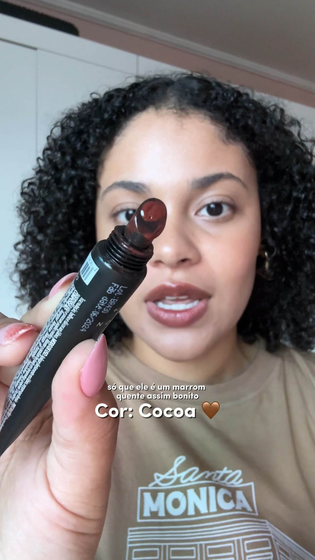 Quem aí também ama gloss marrom? Olha só esse Lip Oil da Océane na cor Cocoa, achei que combina demais com pele negra, muito lindo! 🤎✨

#LTKbrasil #LTKbeleza