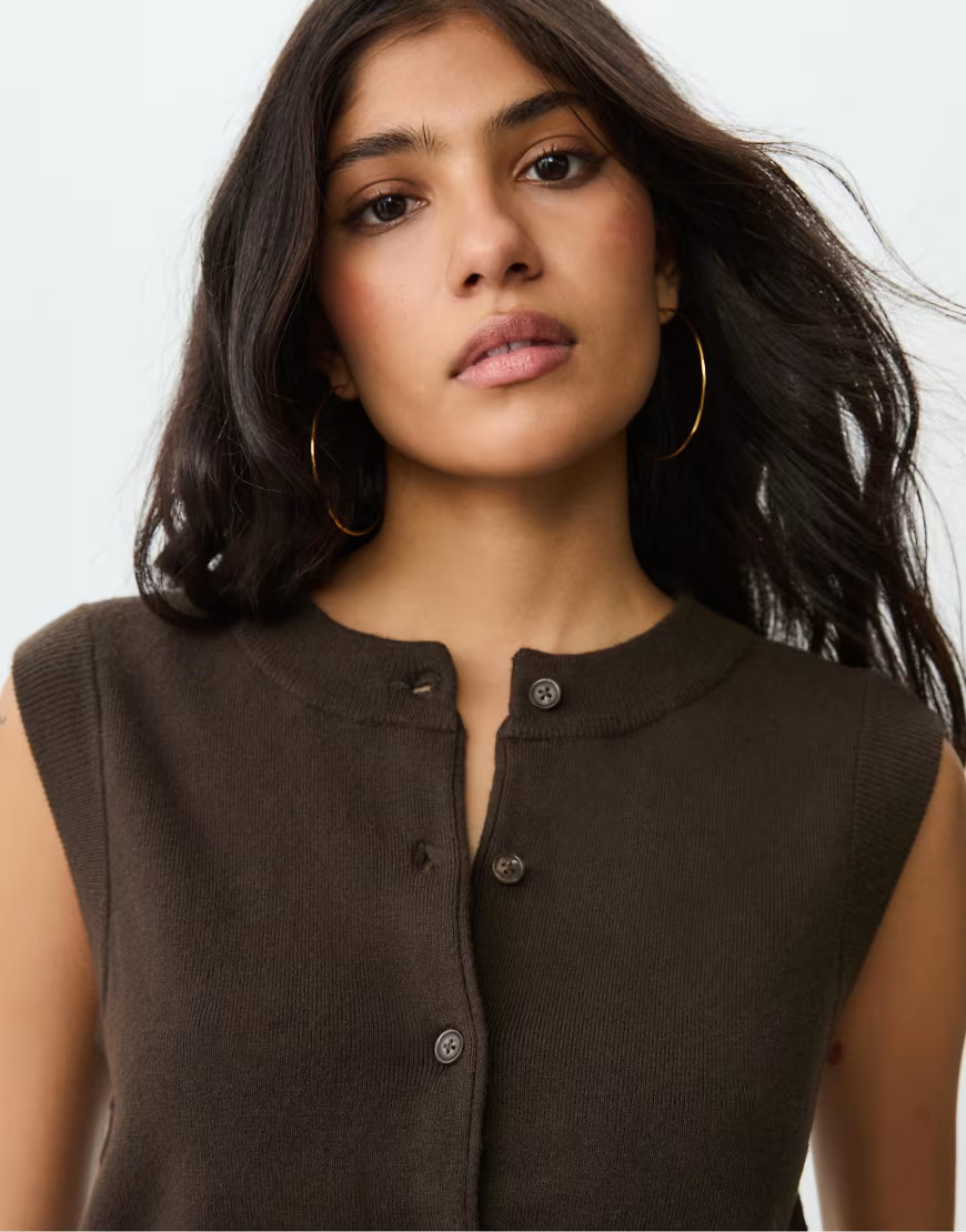 Stradivarius Buttoned knit vest in brown | ASOS (Global)