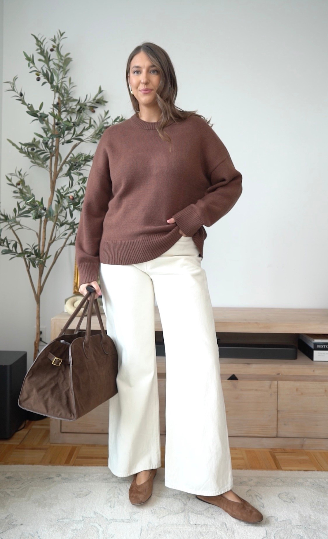 Chocolate brown and winter white is such a gorgeous fall combination 🤎 The oversized sweater, wide-leg jeans, suede flats and slouchy tote feel polished without trying too hard.

fall outfit, chocolate brown sweater, white jeans, wide leg jeans, suede flats, brown tote, neutral fall style, elevated casual, autumn outfit, classic style

#LTKSeasonal #LTKMidsize #LTKWorkwear
