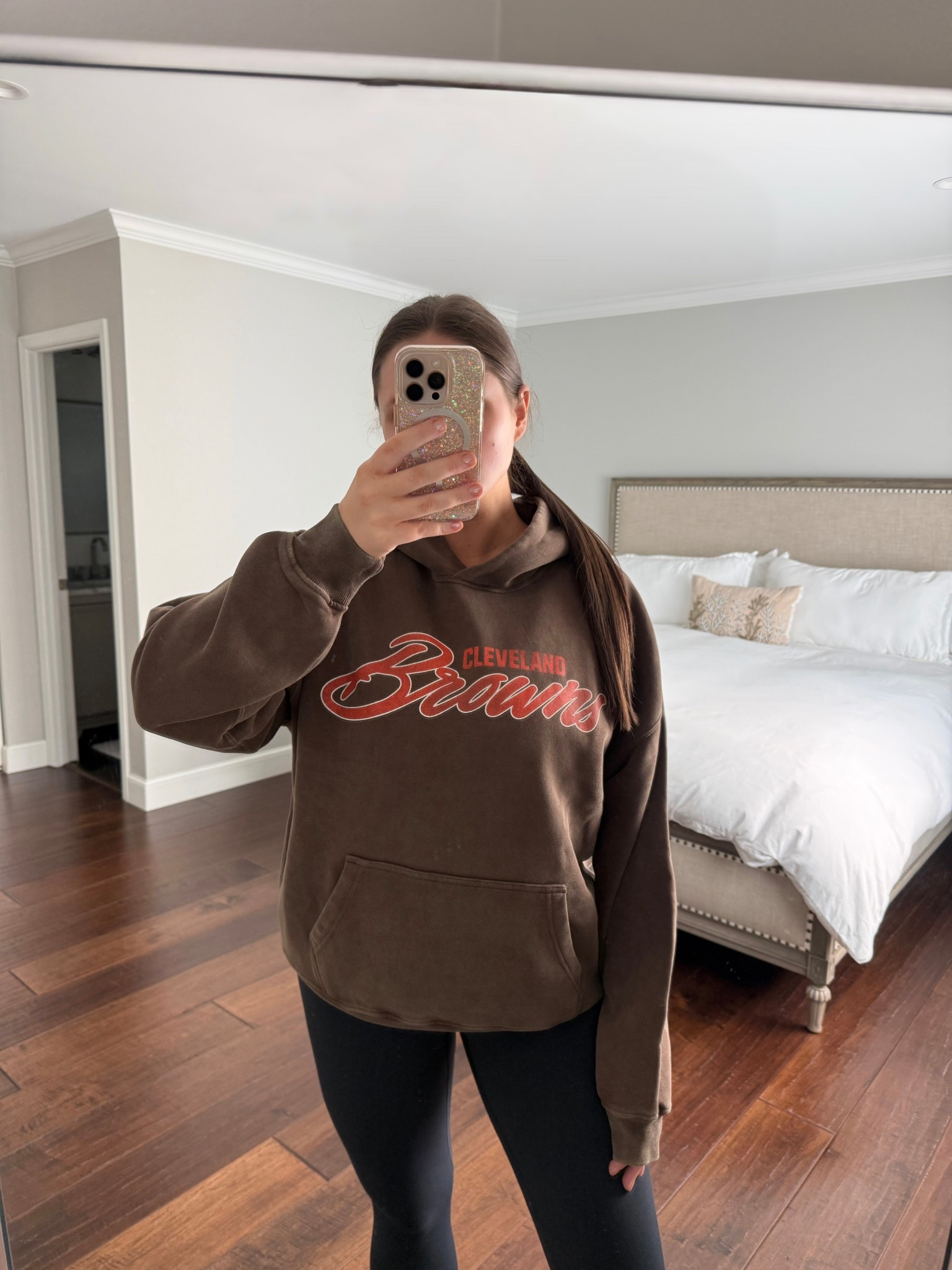 Abercrombie has the best NFL clothing! Can’t wait to wear this hoodie to some Cleveland Browns games next season 🧡🏈