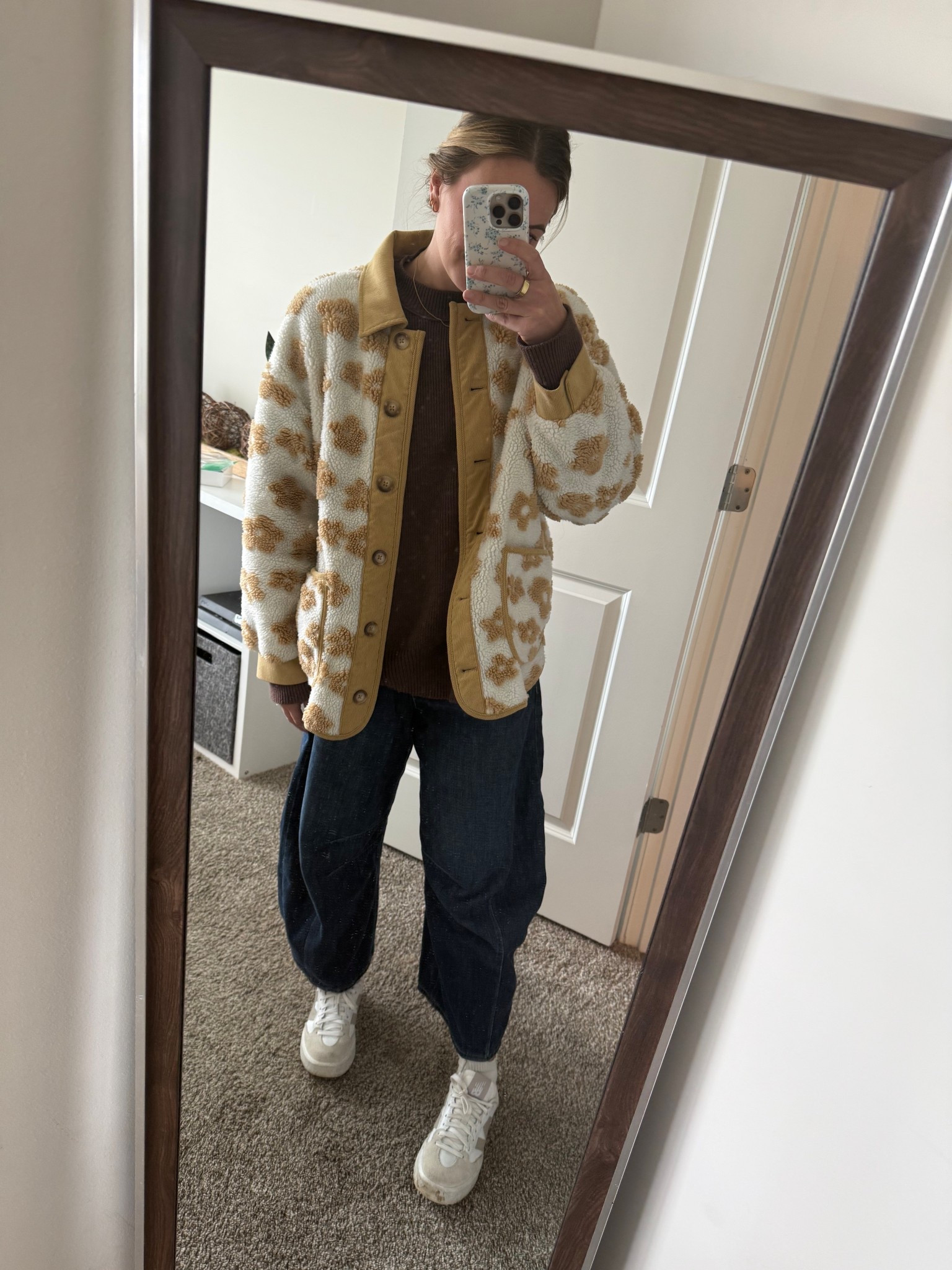 OOTD 10.30. Barrel jean first timer 

Barrel jeans. Casual outfit. Errands outfit. Casual mom outfit  

#LTKHalloween #LTKStyleTip