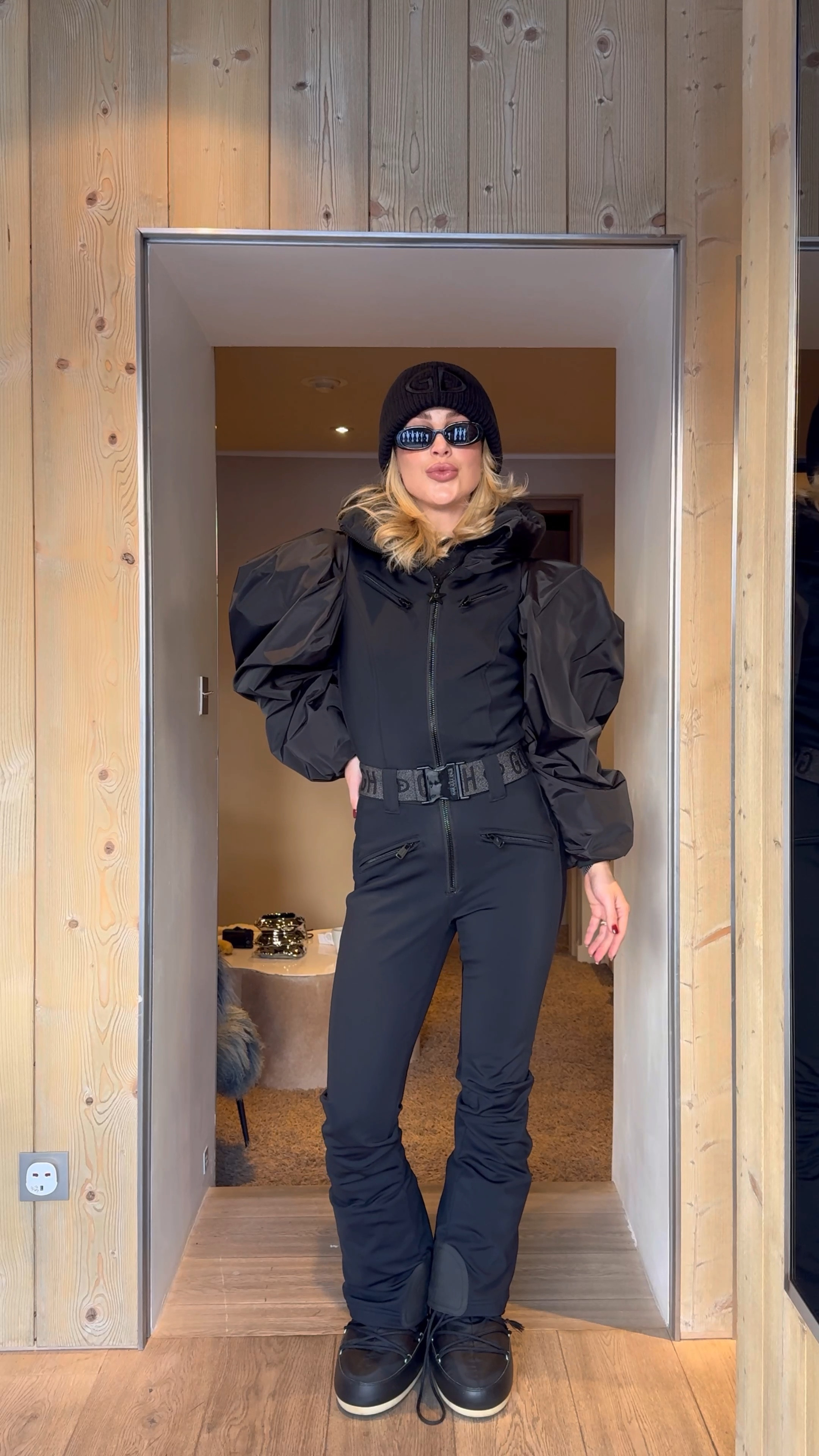 The perfect ski outfit 🖤 

Skiing, Apres, ski season, beanie, faux fur 

#LTKwinter