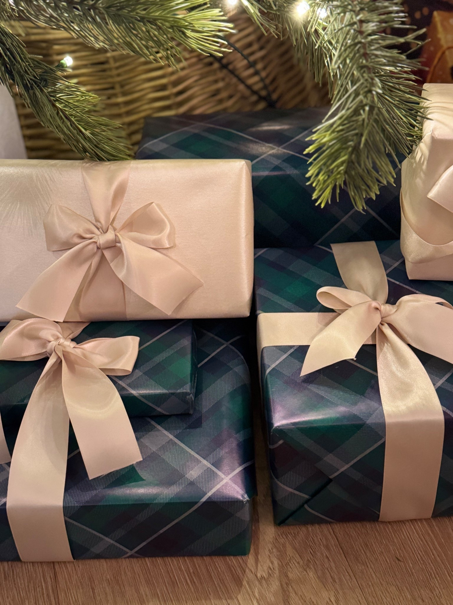 Christmas wrapping
Ralph Lauren aesthetic 
Ralph Lauren wrapping 


#LTKHoliday #LTKFindsUnder50 #LTKHome