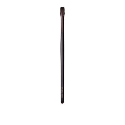 Flat Eyeliner Brush & Thin Eyeliner Application | Laura Mercier | Laura Mercier