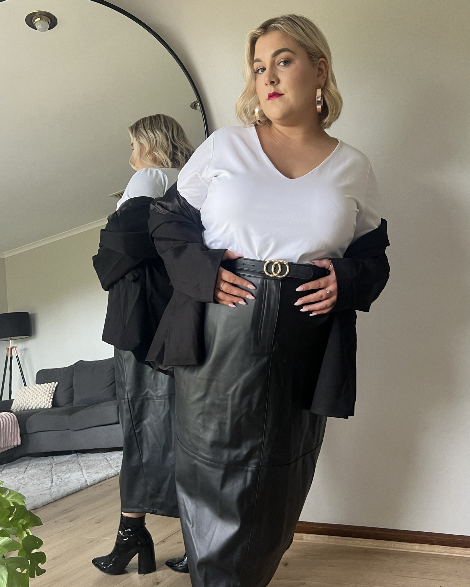 The perfect winter fit with a bold lip 💄

#LTKmidsize #LTKplussize #LTKcurves