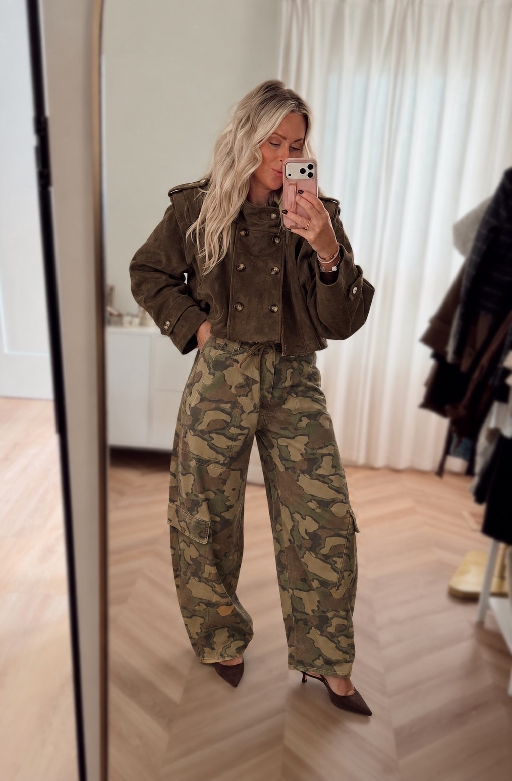 ZARA understood the assignment with this one 👏🏼 Camo cargos + suede for fall?! The mix of edgy and elevated is everything. And yes, I’m fully on board with camo being back. 🤎

Zara outfit, camo pants, fall outfit, suede jacket, fall fashion

#LTKootd #LTKSeasonal #LTKgrwm