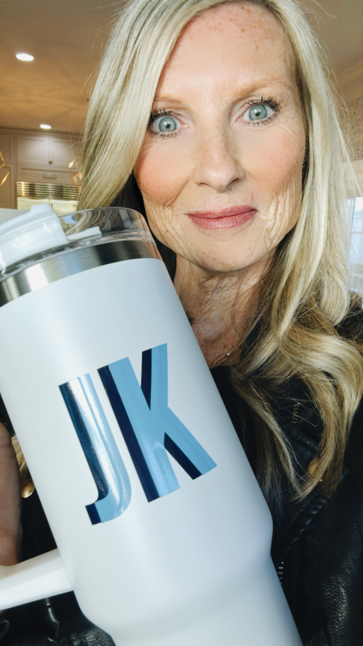 🔥 THE IT GIFT of the SEASON 🔥 
#ad Hurry and snag a custom gift with the ever popular shadow monogram for your loved ones this holiday @sprinkledwithpink 💗

#liketkit #sprinkledwithpink 

#shop #monogram #customgift


#LTKHoliday #LTKGiftGuide #LTKSeasonal