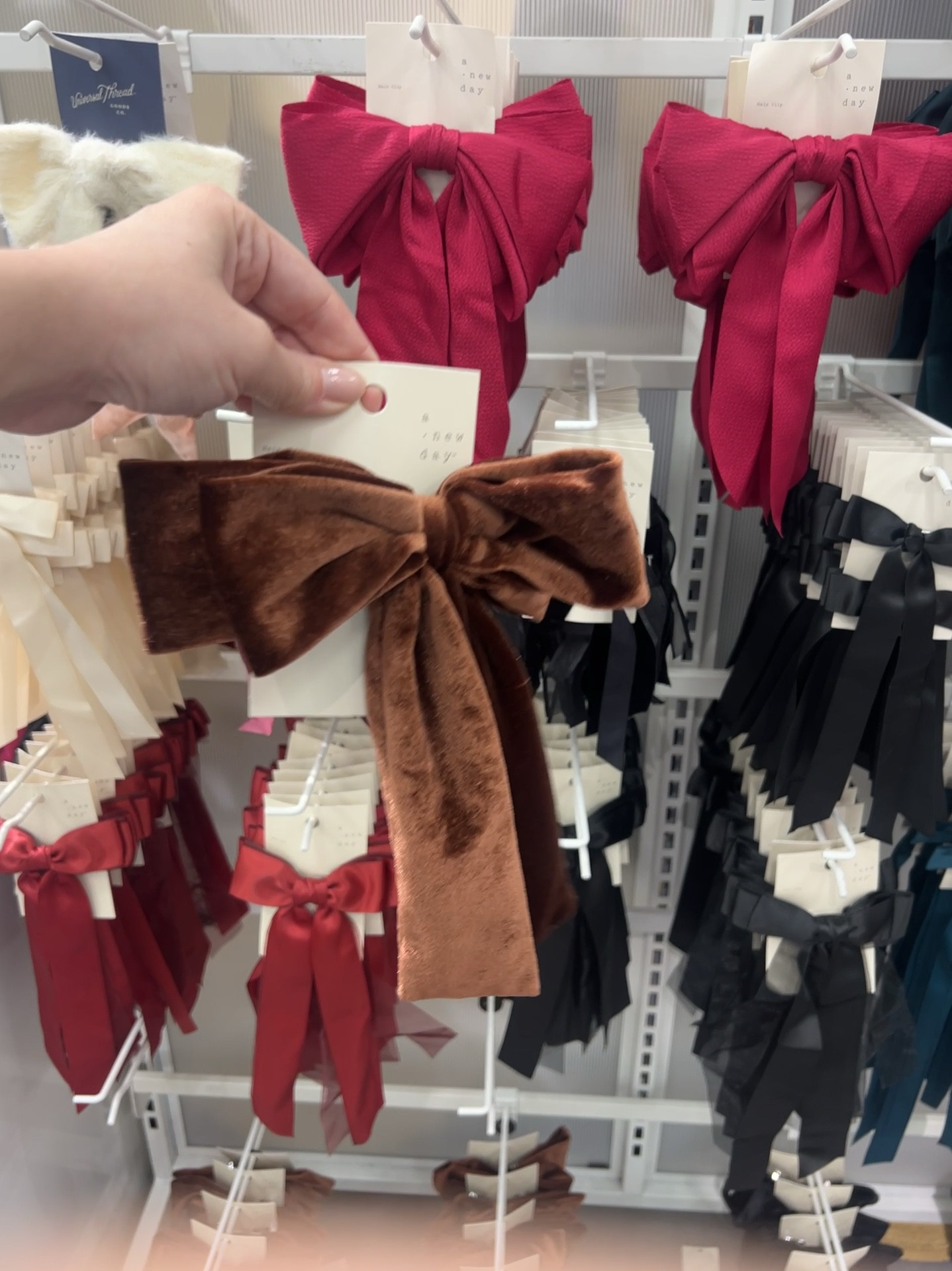 These bows and barrettes are perfect to complete your Fall looks. 

Velvet bows
Satin bows
Pearl bows
Gold bows
Ribbon 
Fall accessories
Fall fashion
Affordable fashion
Looks for less
#stylewithnosecrets

#LTKVideo #LTKSeasonal #LTKStyleTip