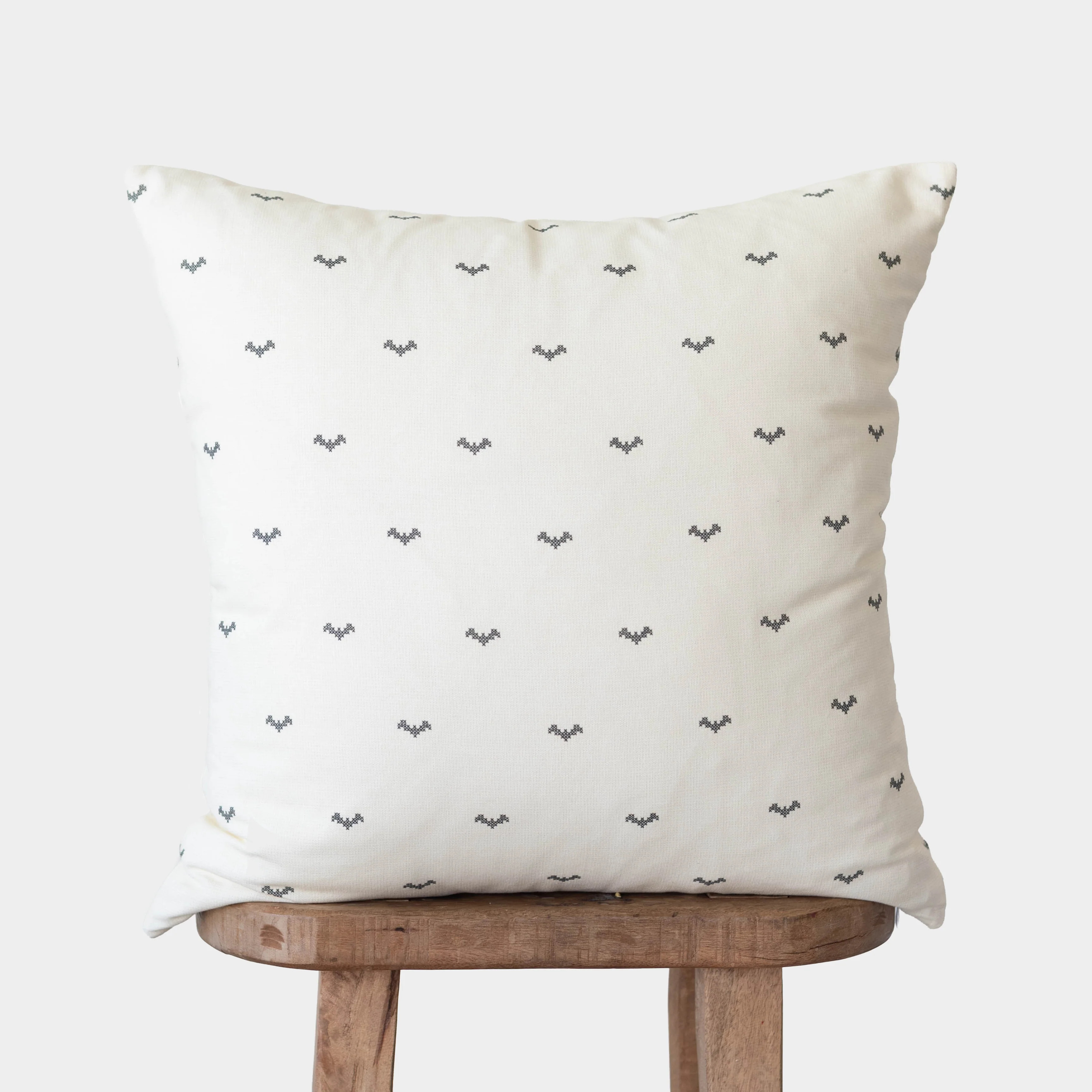 Batstitch - 18" | 20" | 22" | 12x20" | Woven Nook