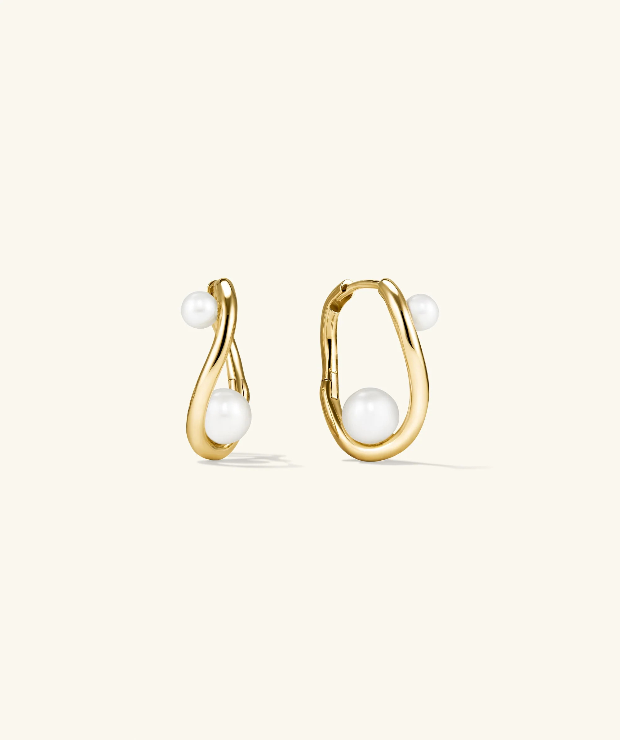 Dôme Figure Pearl Hoops | Mejuri Fine Crew