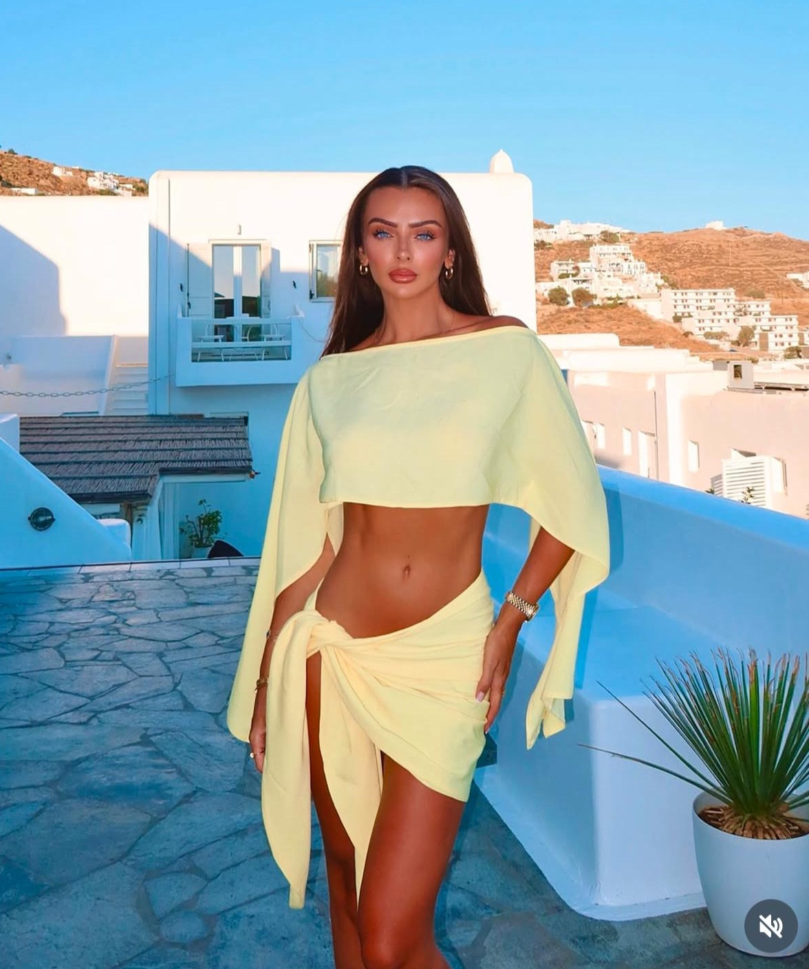 Lola Rae yellow co ord 🍋


#LTKuk #LTKeurope #LTKtravel