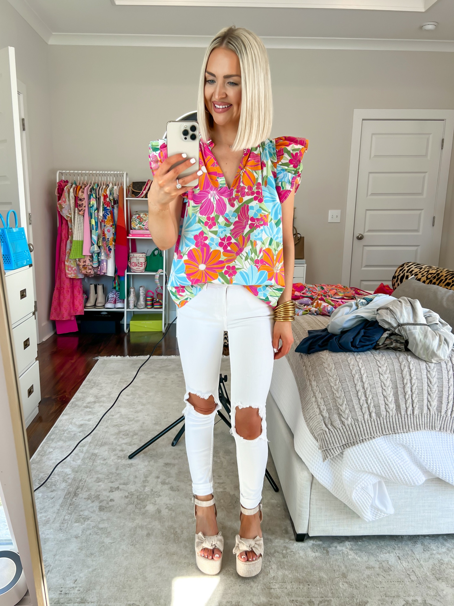 15% off with KELSIE15 
Floral print top / size: XS 

#LTKFestival #LTKSeasonal #LTKstyletip