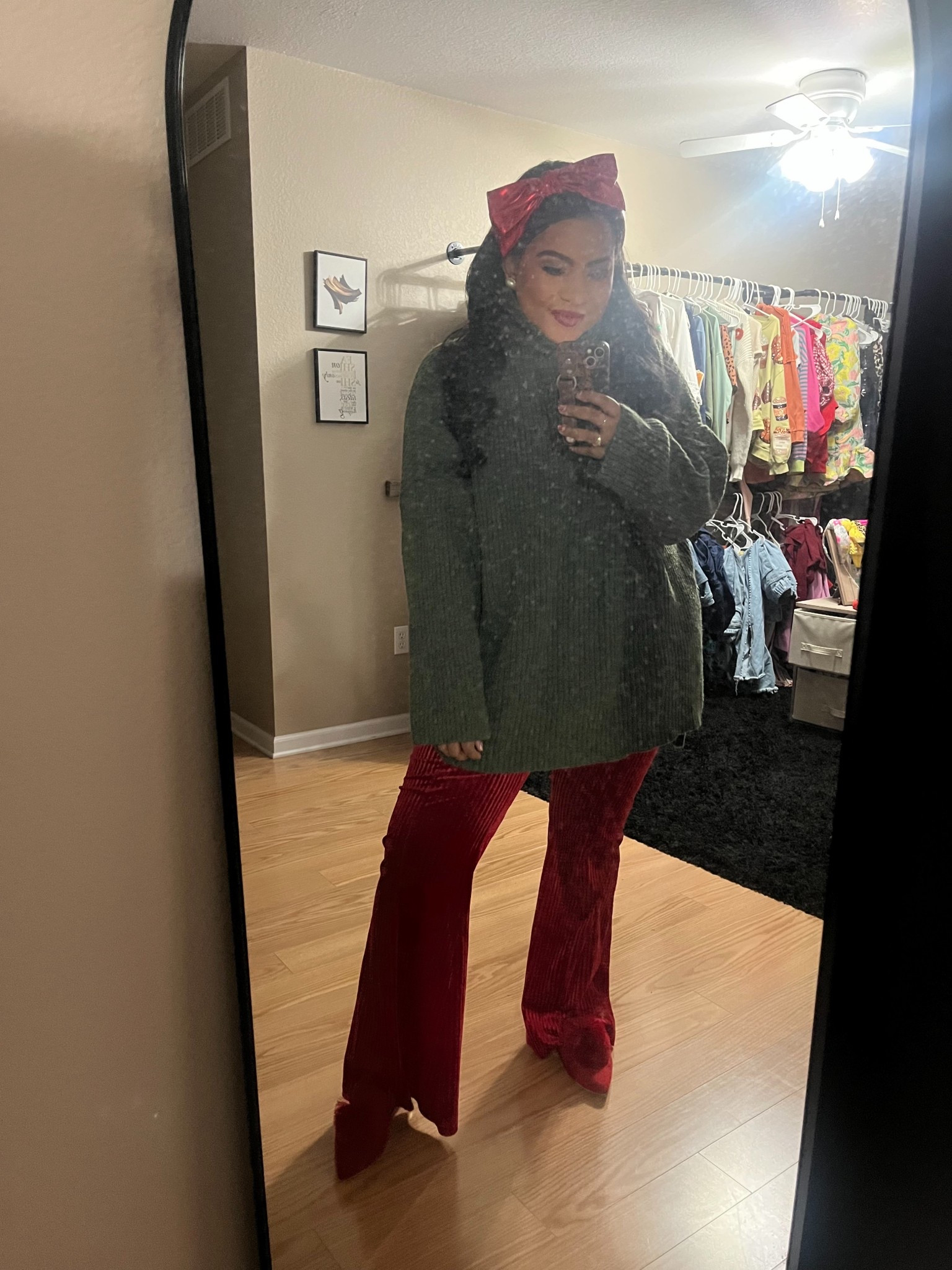 TODAYS SPIRIT WEEK OOTD
HOLIDAY COLORS ❤️💚

TurtleNeck is really a dress but made it work with the pants // it’s like high low @Amazon 

Pants from a church friend but tagged similars

Shoes// Amazon

Bow// always my fav Brianna Cannon use my code 10AYAKO 

#LTKTeacher 

#LTKootd #LTKSeasonal #LTKHoliday