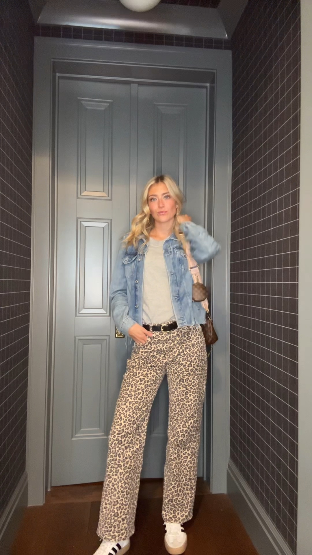 Fav fit for a day out shopping. Loving these new Abercrombie jeans. I’m obsessed. 

#LTKSeasonal #LTKTravel #LTKStyleTip