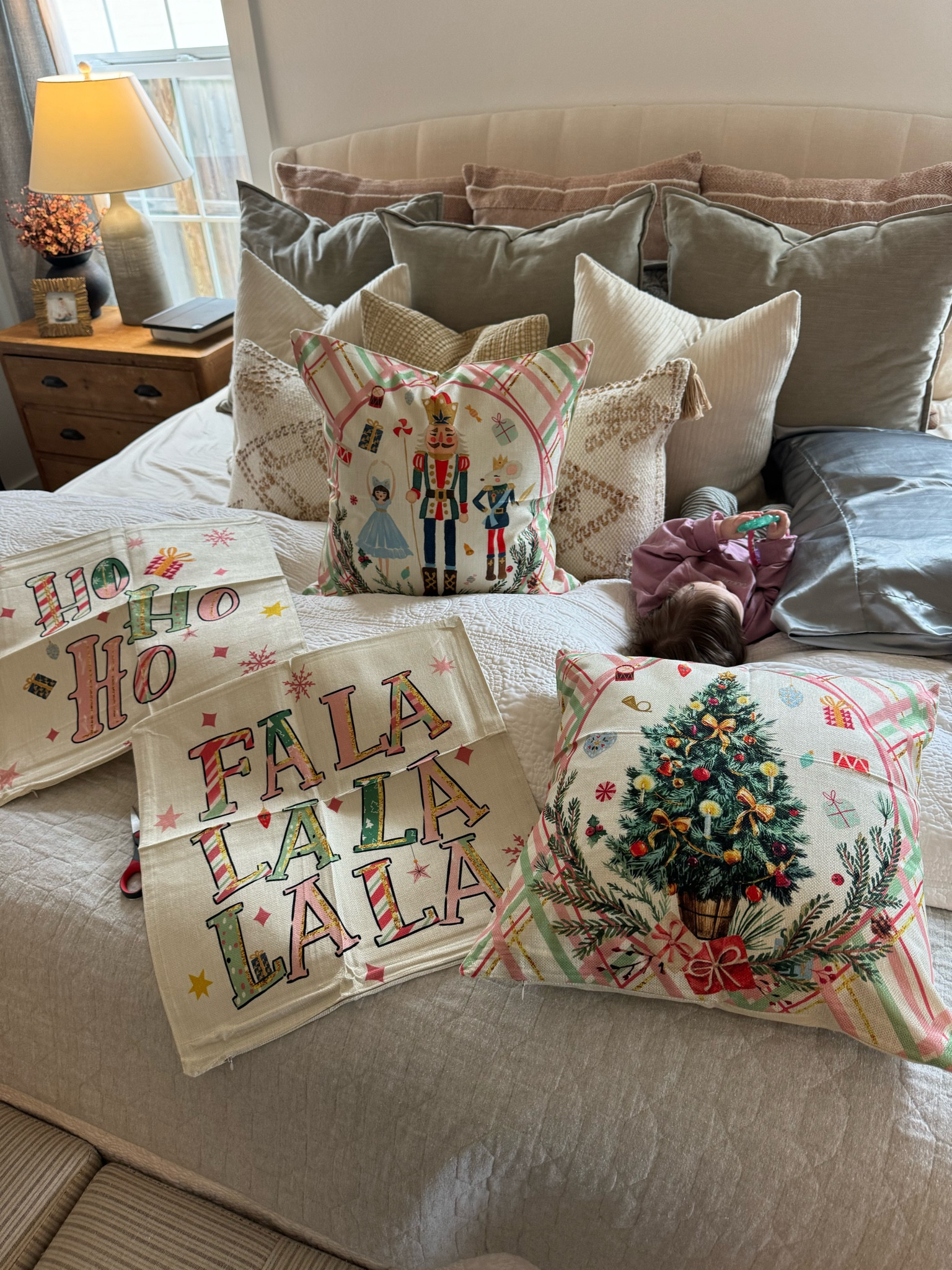 Christmas pillows! Christmas decor, Amazon decor, Amazon Christmas, Amazon home, Amazon Christmas pillows

#LTKHoliday #LTKHome #LTKFindsUnder50