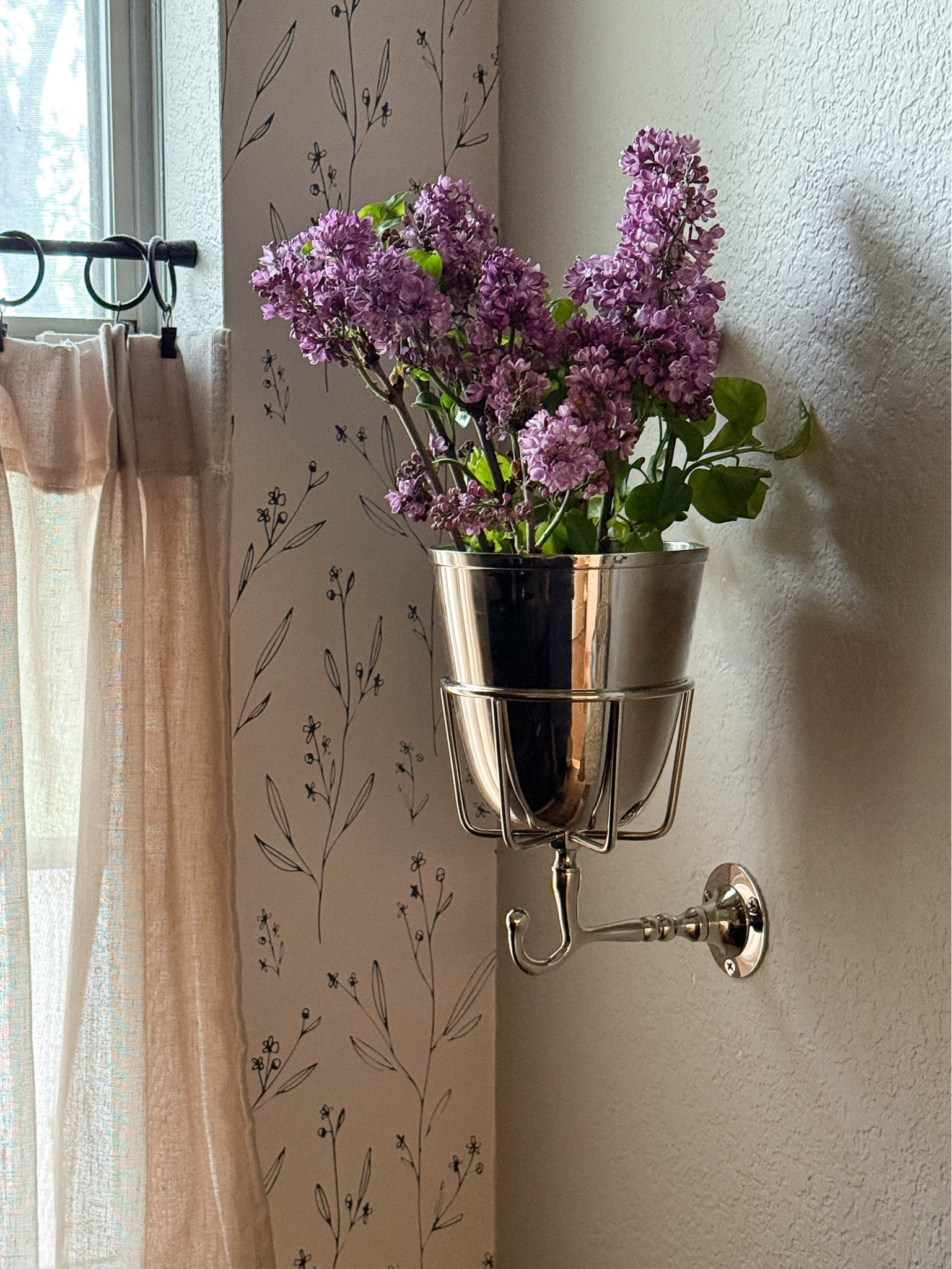 Wall vase 

#LTKHome #LTKOver40 #LTKSeasonal