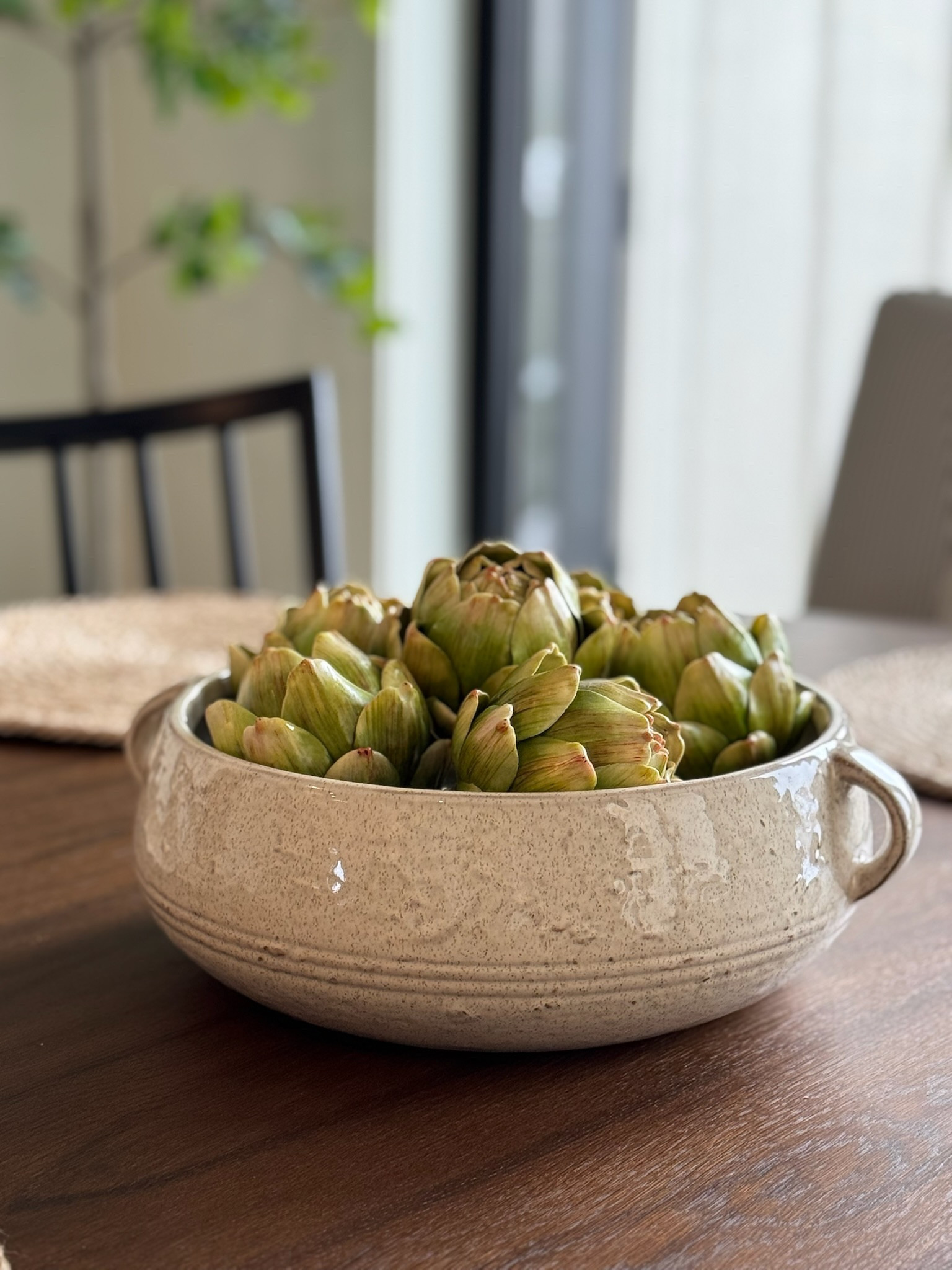 This ceramic glazed bowl has easily become one of my top purchases! Only $30 and the perfect centerpiece bowl. Adding faux fillers or utilize it for your actual fruit for a complete and timeless look! 

#LTKStyleTip #LTKHome