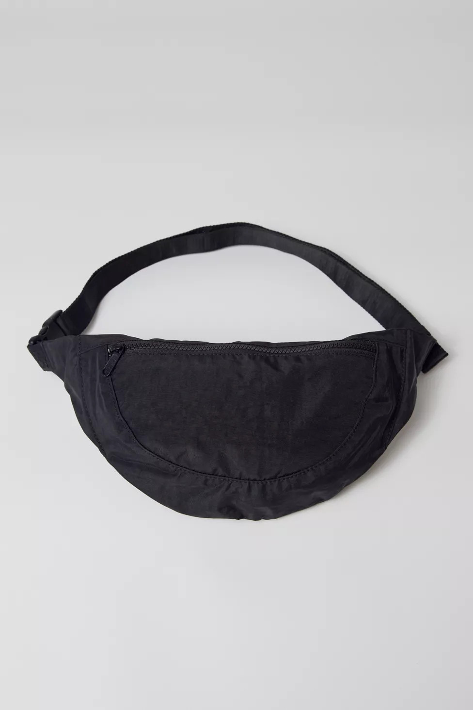 BAGGU Crescent Fanny Pack | Urban Outfitters (US and RoW)