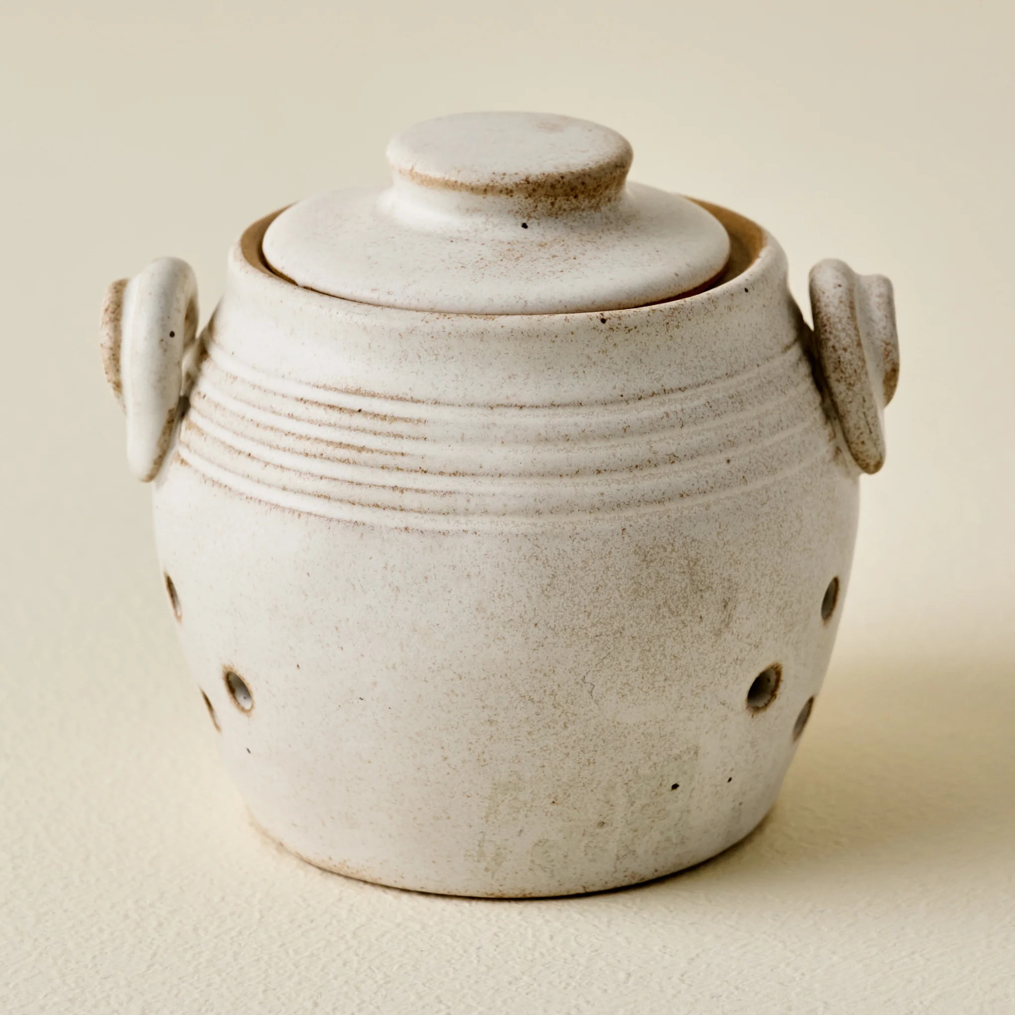 French White Garlic Keeper | Magnolia