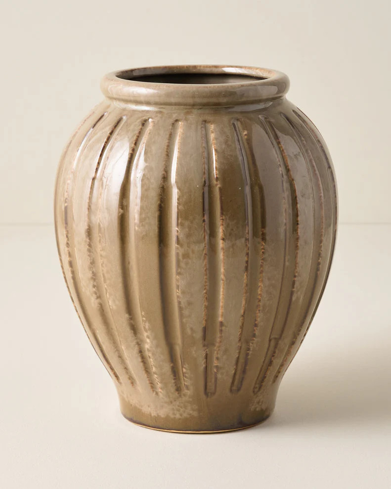 Callum Ribbed Vase | Magnolia