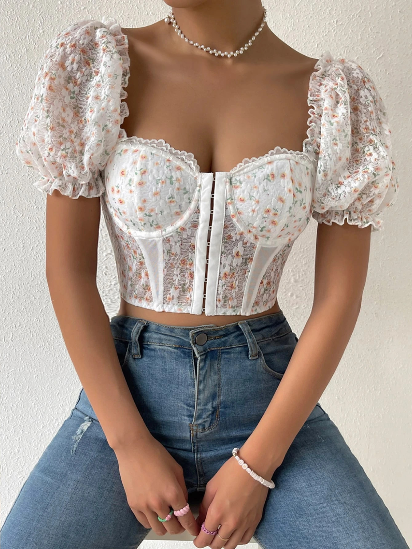 Ditsy Floral Print Sweetheart Neck Puff Sleeve Crop Top SKU: sw2206130087366775(500+ Reviews)$8.4... | SHEIN