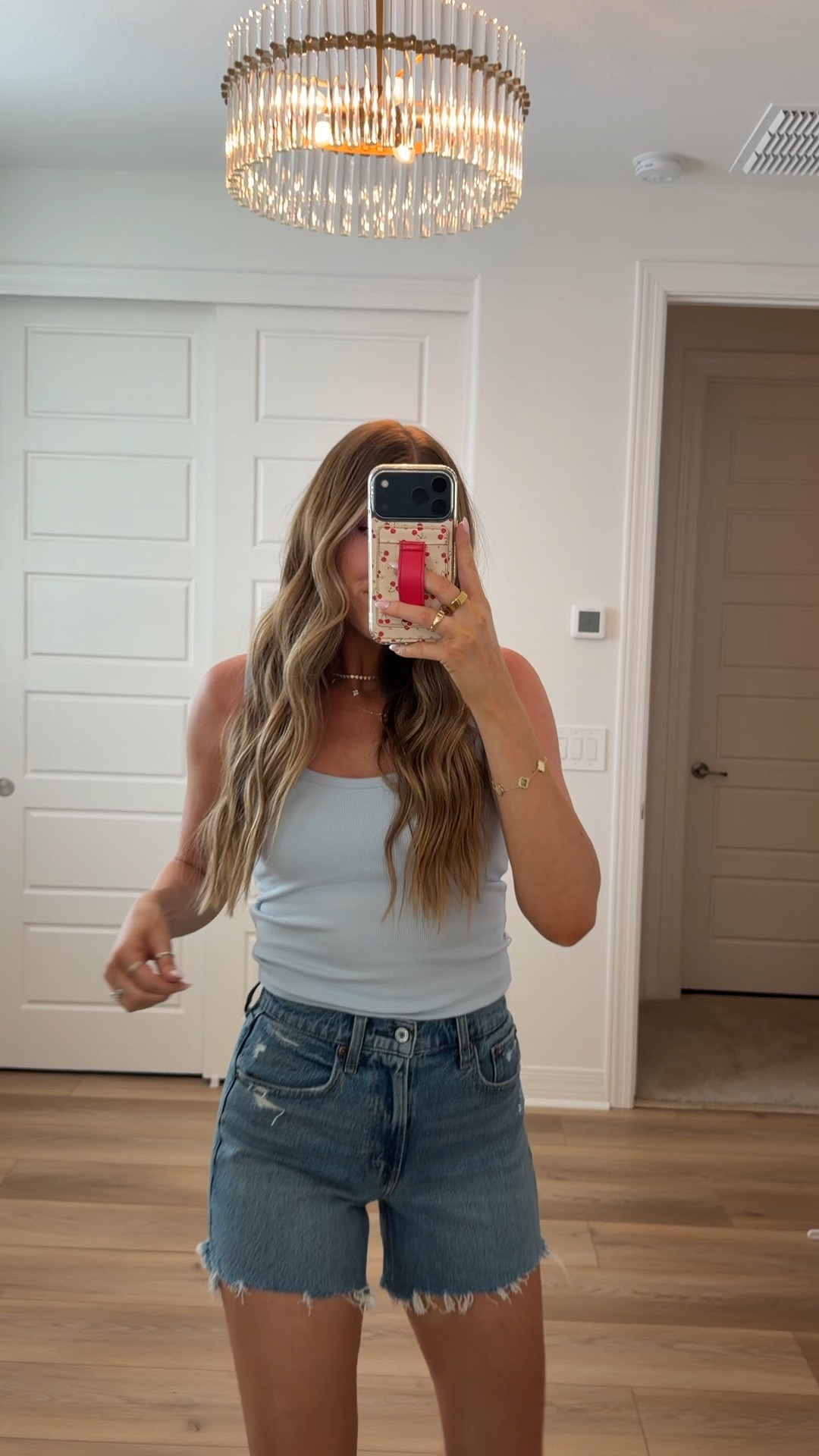 These are the dad shorts from @abercrombie & they’re the perfect length & fit. I’m wearing a 27. 

#abercrombiepartner