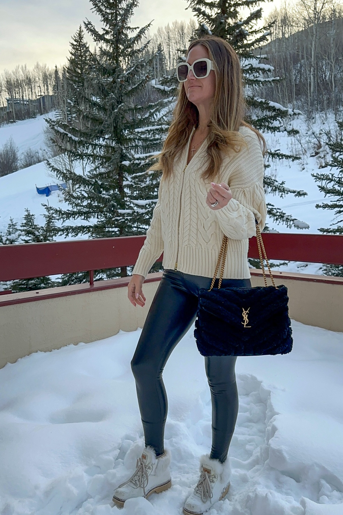 Thai cable knit sweater is so beautiful
And elegant. I love it a very good classic.
#sweater #classy #skiclothes#winterclothes 

#LTKstyletip #LTKfamily #LTKtravel