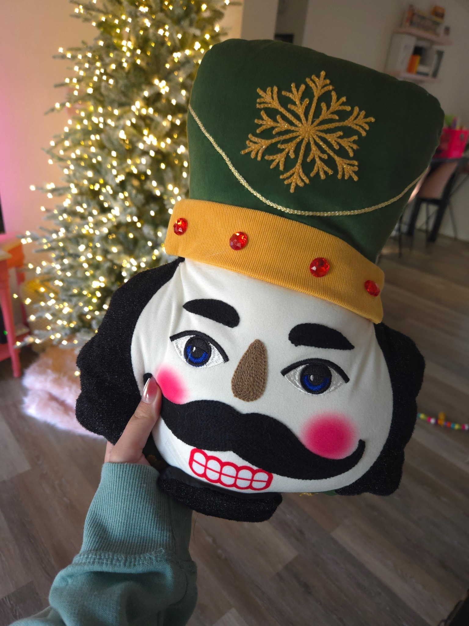 Super cute Walmart nutcracker Christmas pillow under $10!

Christmas decor, holiday hosting ideas, holiday decor, walmart finds

#LTKHoliday #LTKHome #LTKSeasonal