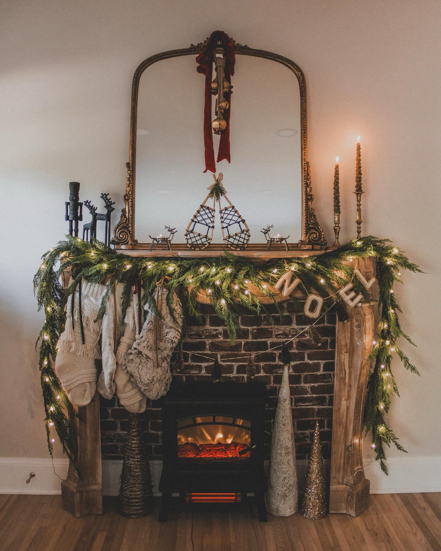 some stills from Christmas last year! I cannot wait to start decorating this year😍🎄

normally I’m an 11/1 Christmas girlie, but with our trip to New Zealand next week, I think I’m going to hold off until we get back. When are you starting to decorate? 
.

.

.

.

.
#christmasdecor #christmastree #christmas2024 #holidayseason #holidaydecor #holidaydecorating #dogsanddecor #naturalchristmas #christmasdecorations #christmastreedecor #goldenretrieverchristmas #goldenchristmas #ltkhome #holidayhome

#LTKSeasonal #LTKHoliday #LTKHome