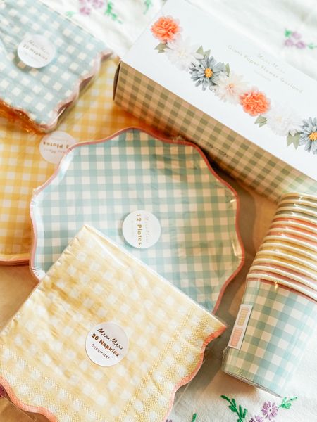 The sweetest gingham paper dining set for your upcoming spring/Easter celebration, baby shower, or kids party 💕 (multi colored: pink, yellow, and blue gingham) 

#springparty #springvibes #easterparty

#LTKkids #LTKbaby #LTKbump