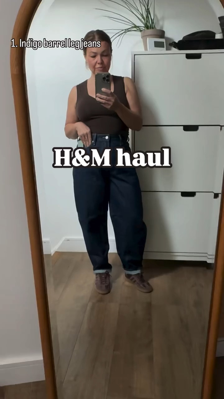 Here are the pieces from my recent H&M order. I think they are all great for the right person. If only I was taller, I would keep both jeans. I got everything in my size (12 in jeans, M in tops) 

#midsizestyle #hmtryon #hmhaul #hmxme #autumnstyle #autumnfashion